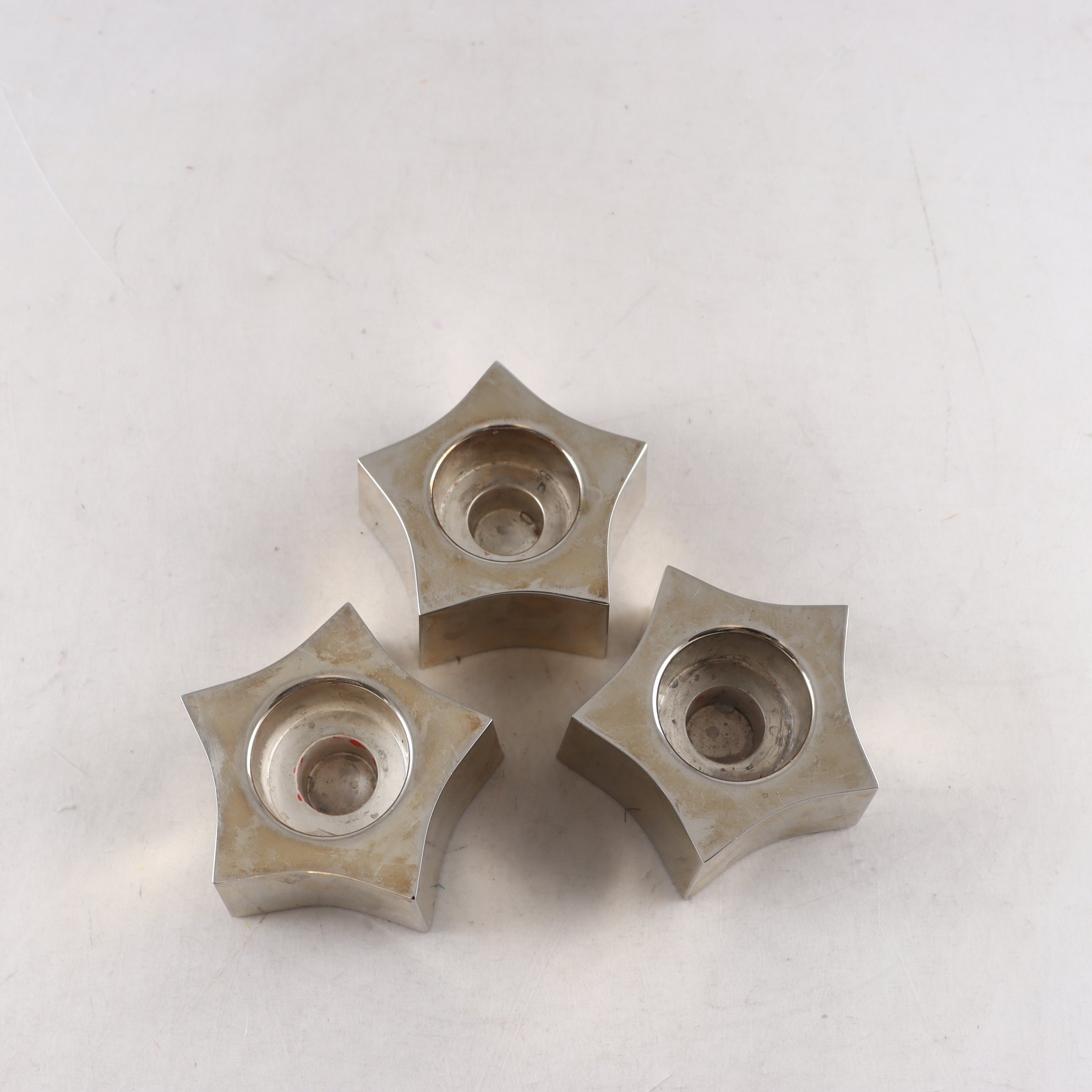 Värmeljushållare/ljusstakar, försilvrade, Firma Svenskt Tenn, 3 st