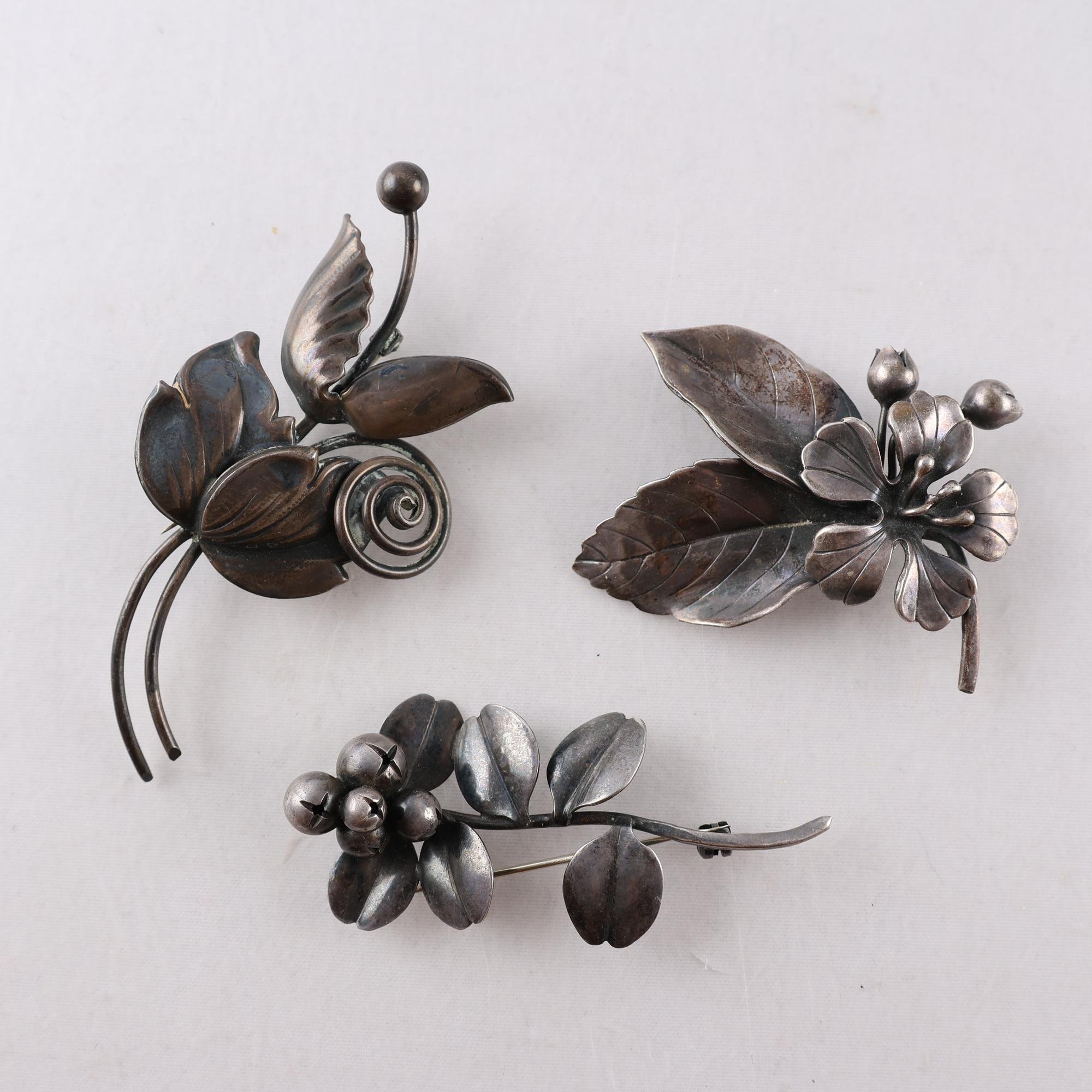 Broscher, silver, blommor, lingon, 1930/40-tal, vintage, vikt: 30.2g