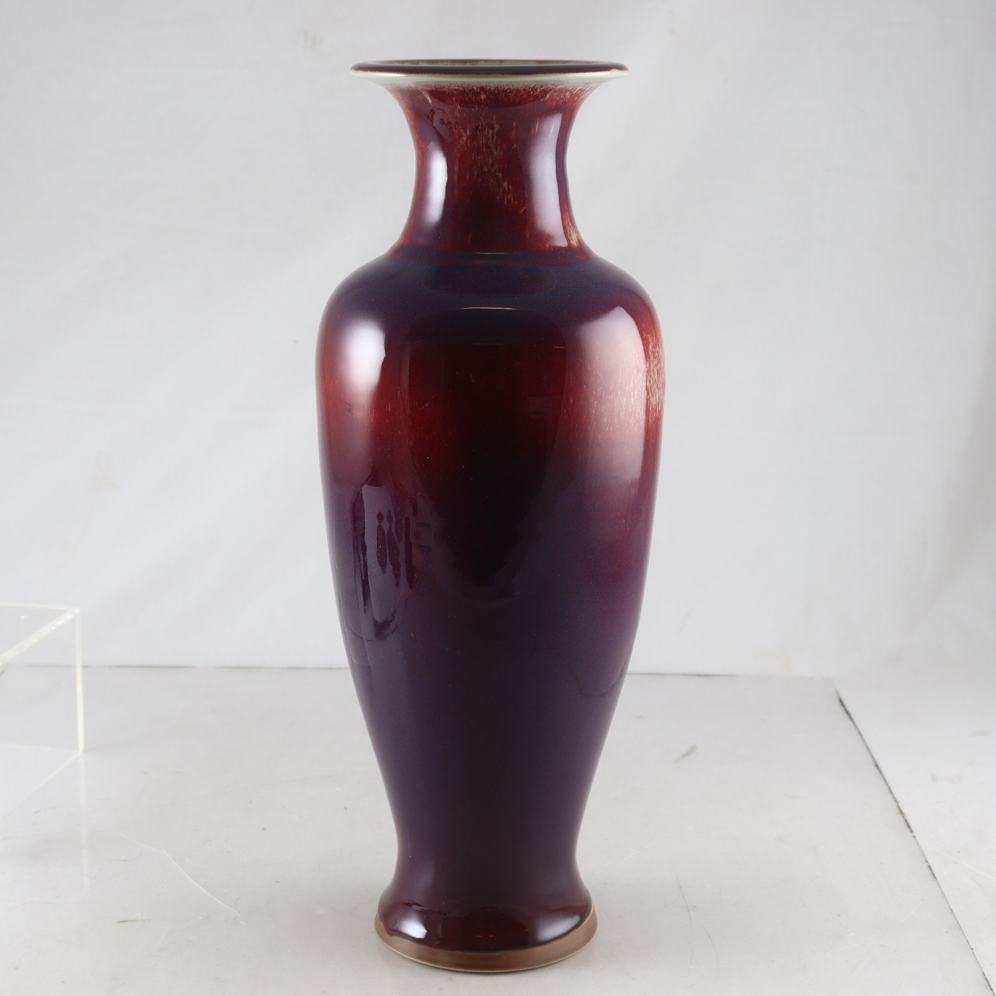 Vas, stämpel, oxblodsglasyr, Kina, 1900-tal. Endast avhämtning.