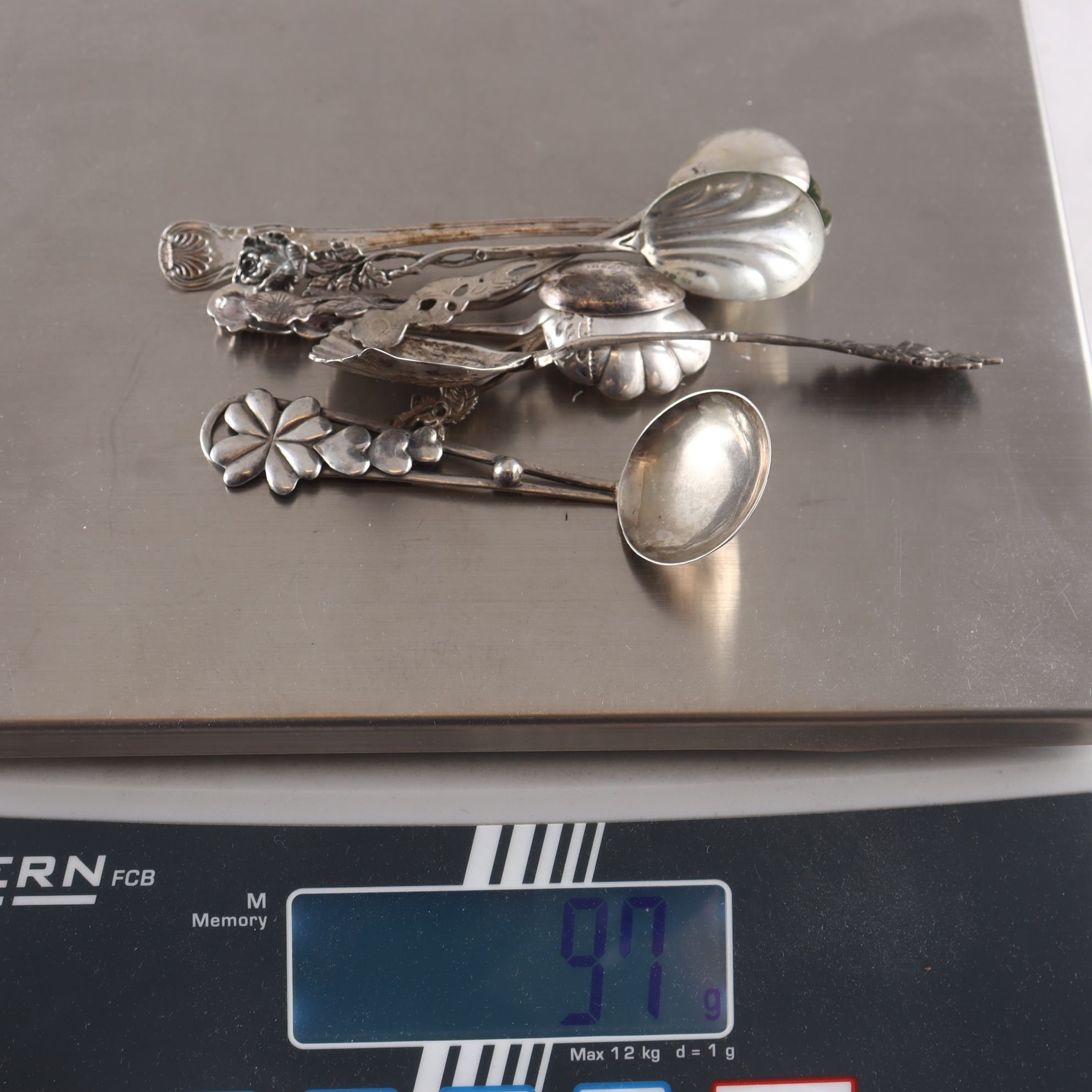 Silverskedar, blommor, kattfot