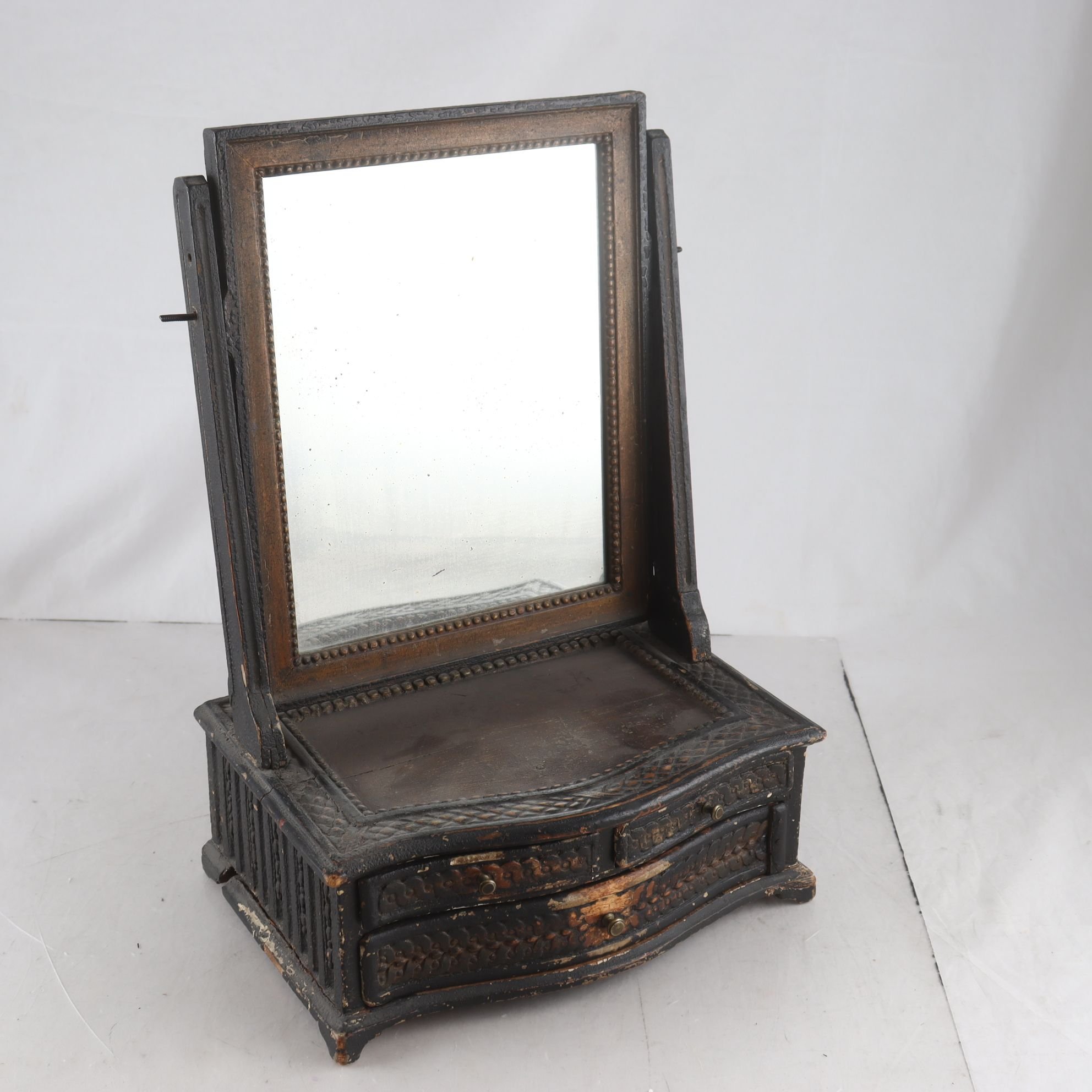 Pigtittare, trä & kvicksilverglas, 1800-tal. Endast avhämtning.