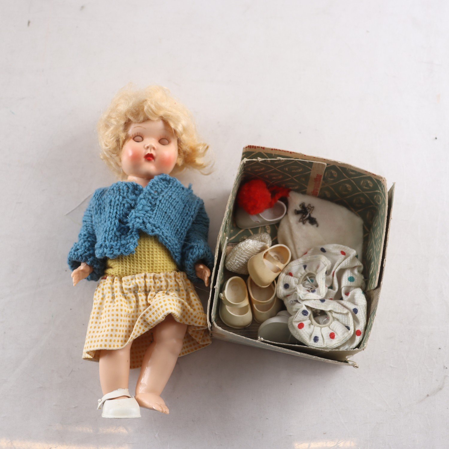 Docka, Miss rosebud 1950 talet, med kläder.