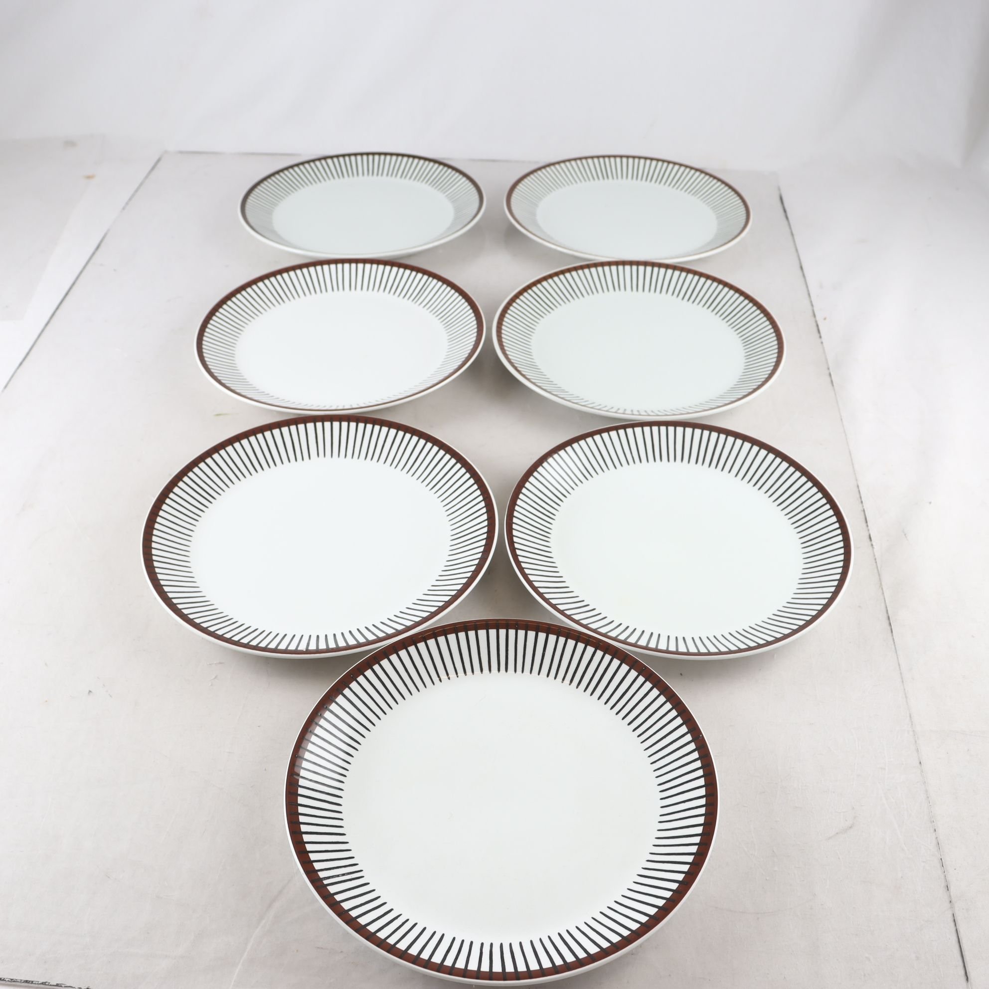 Mattallrikar, Spisa Ribb, Stig Lindberg, Gustavsberg, 7 st. Samfraktas ej.