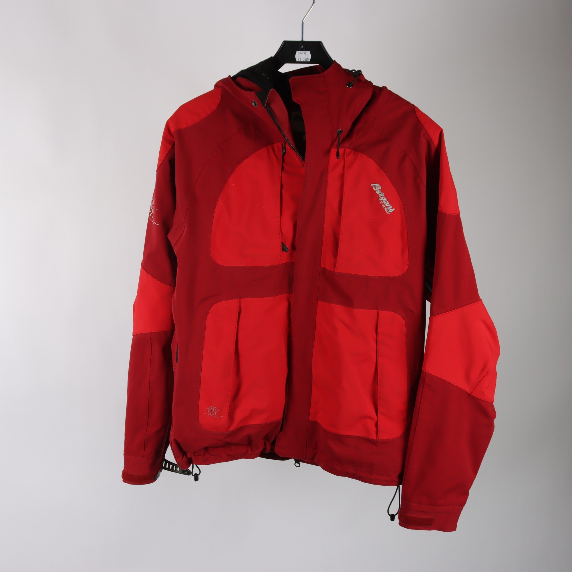 Jacka, Bergans, stl. M