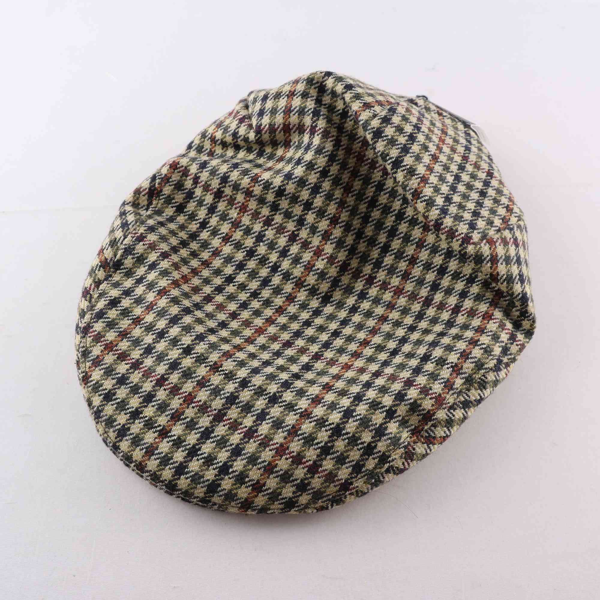 Gubbkeps, Wegener, rutig, grön, beige, ullmix