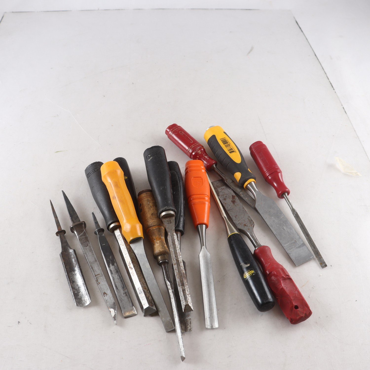 Verktyg, för hantverk i trä. Samfraktas ej.