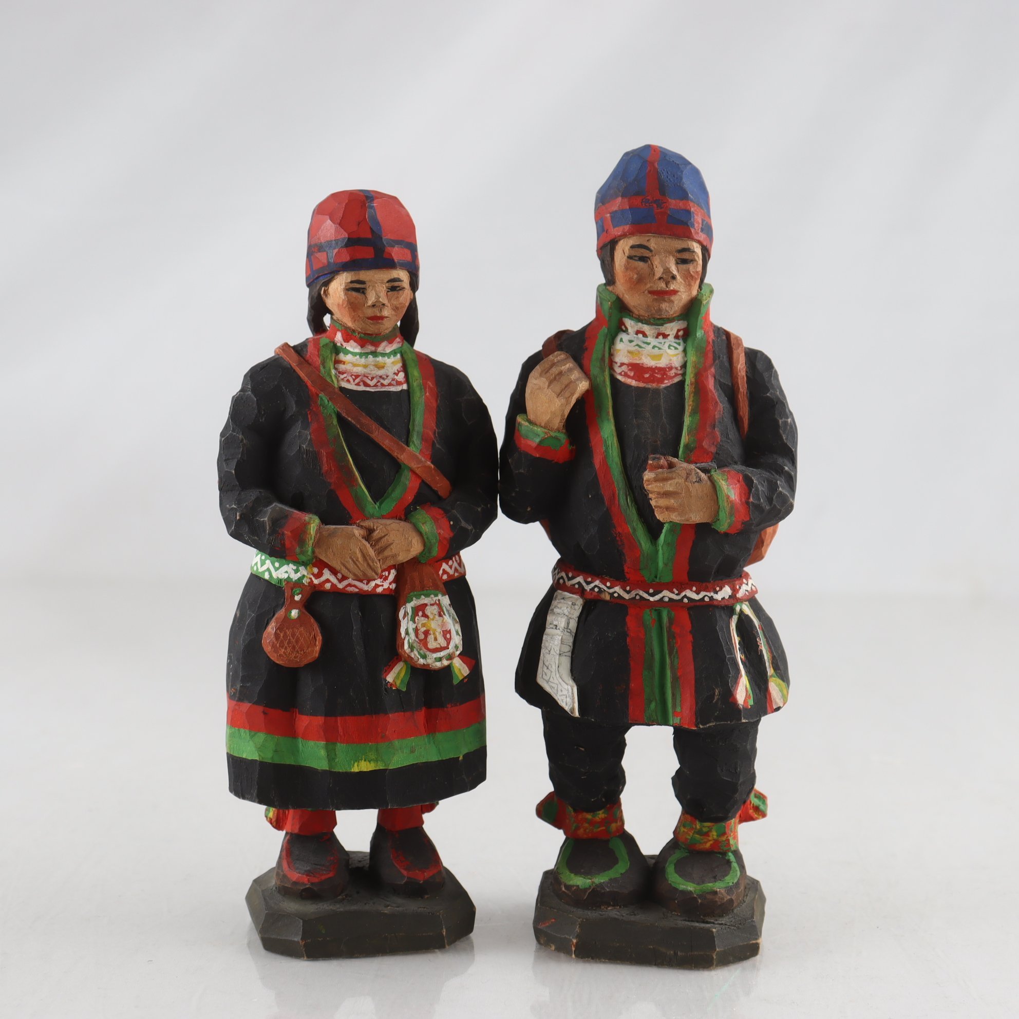 Figuriner, trä.Torborg Lindberg- Carlsson. Signerade