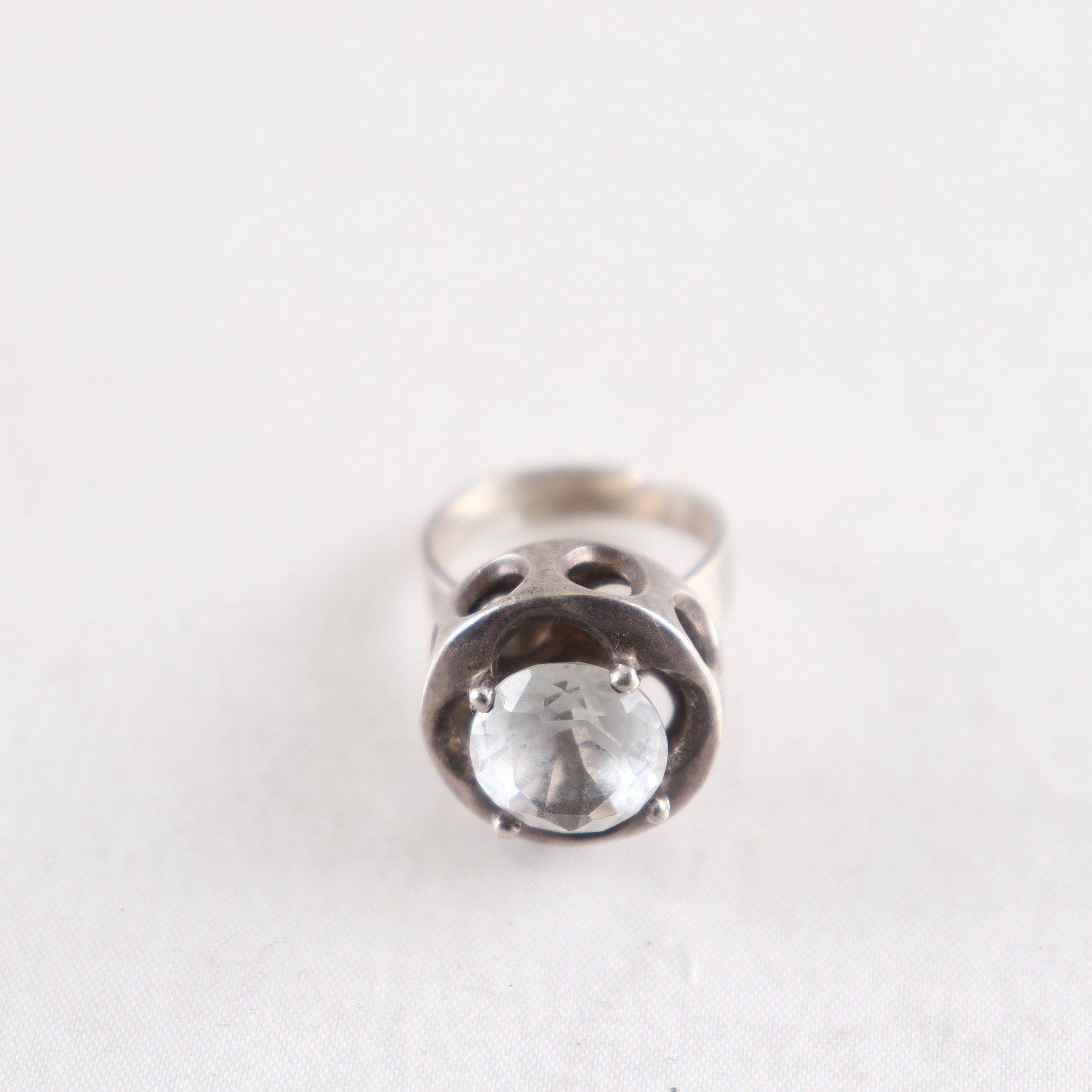 Ring, ”Siersböl”, silver 925, vit slipad sten.