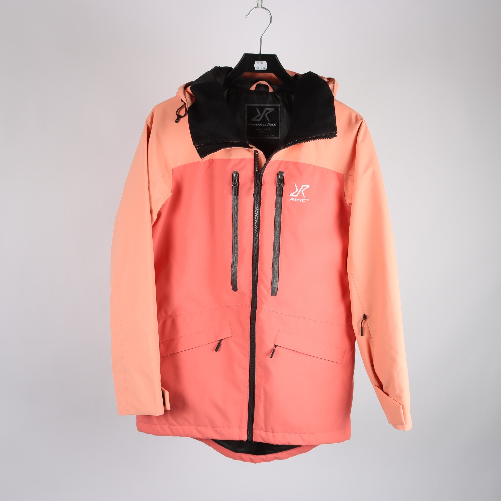 Jacka, Revolution Race, stl. 38