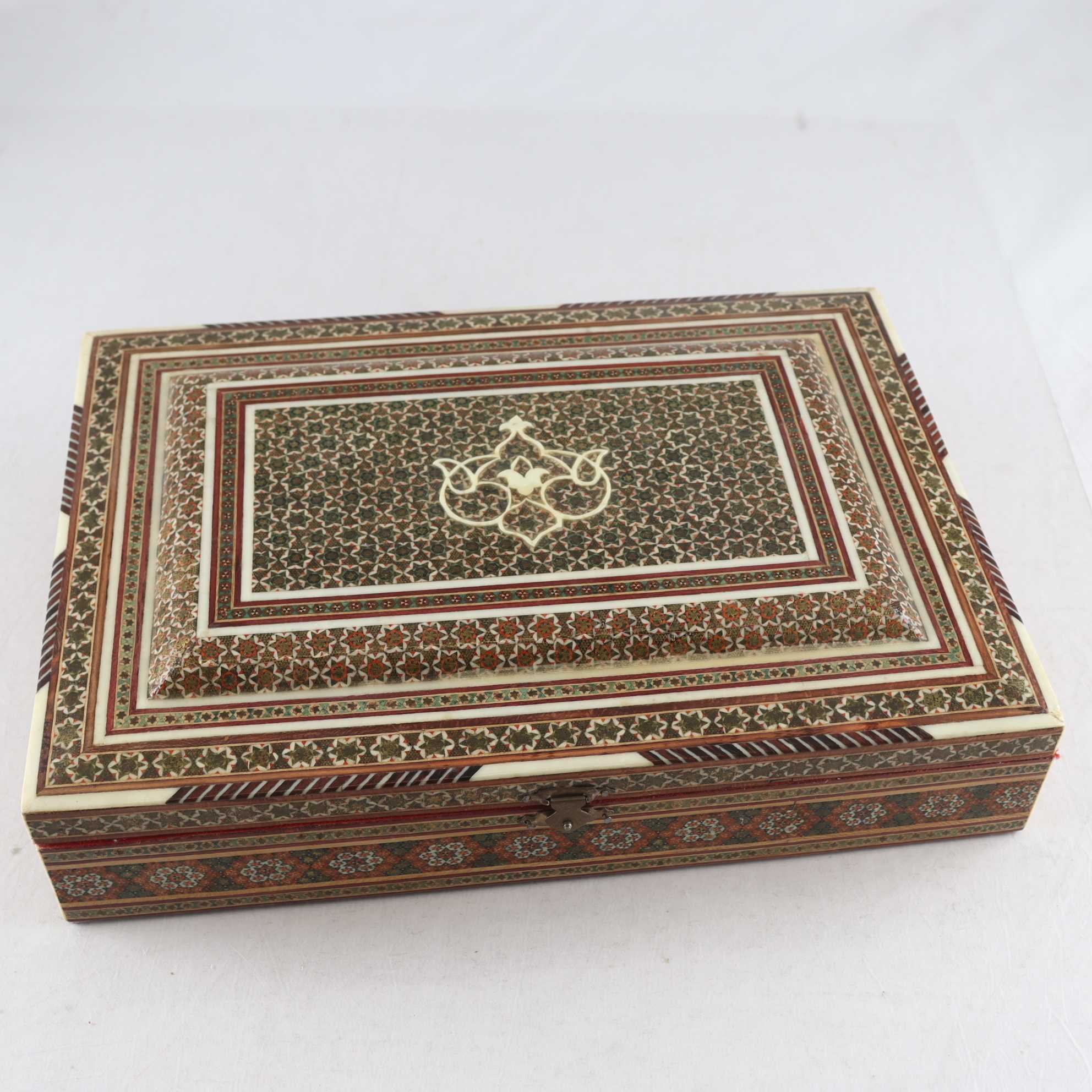 Trälåda med inlägg, Asien