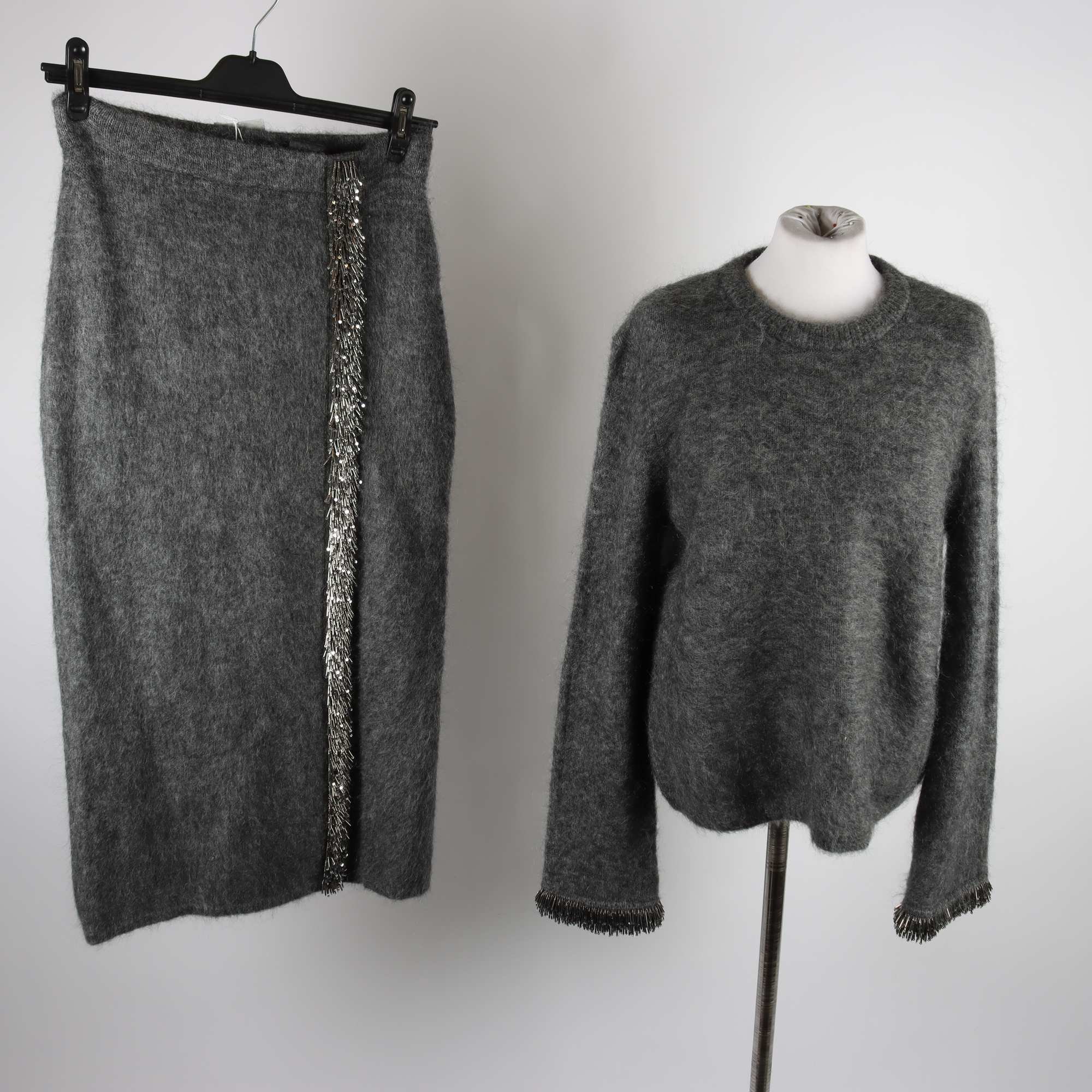 2-delat set, tröja/kjol, H&M, grå, stl. M