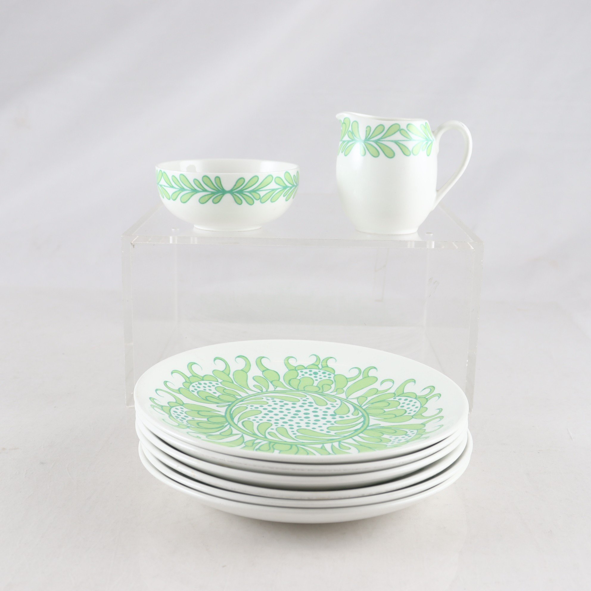 Assietter, kanna, skål, Galejan, Margareta Hennix, Gustavsberg. Samfraktas ej.