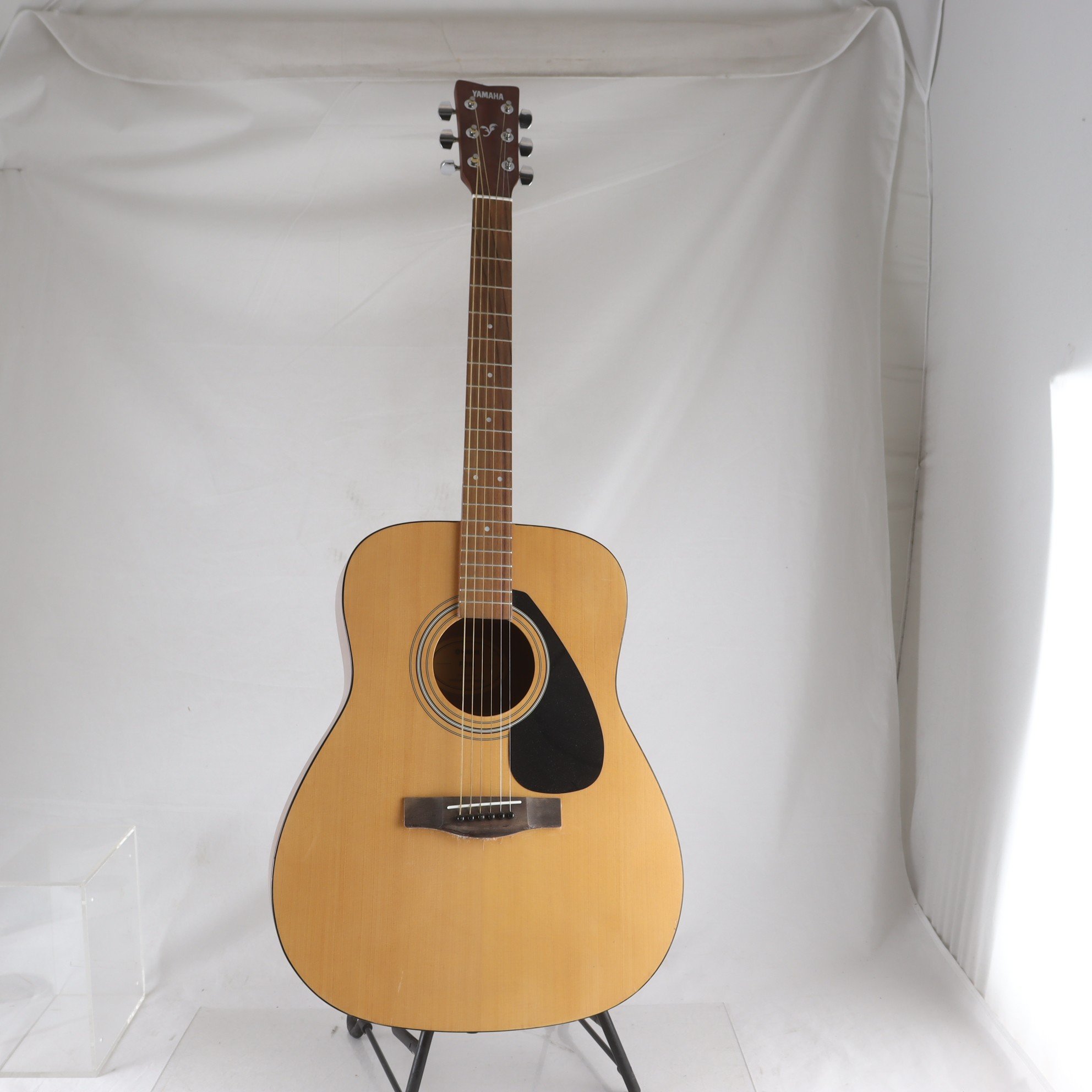 Gitarr, Yamaha F310. Endast avhämtning.