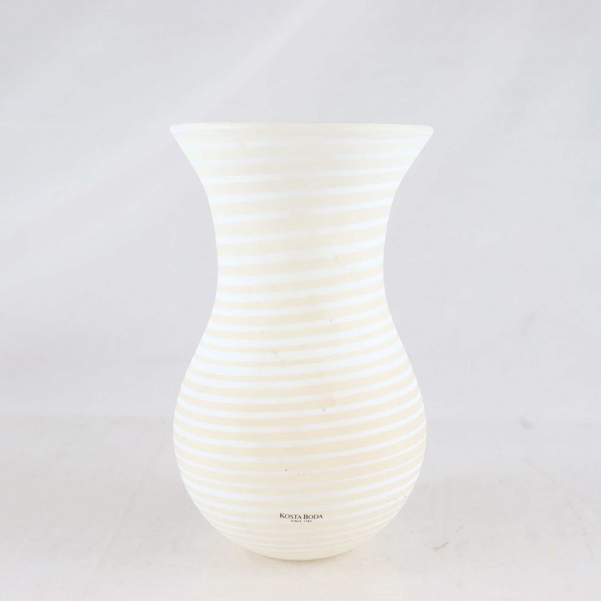 Vas, Gunnel Sahlin, Kosta Boda, signerad