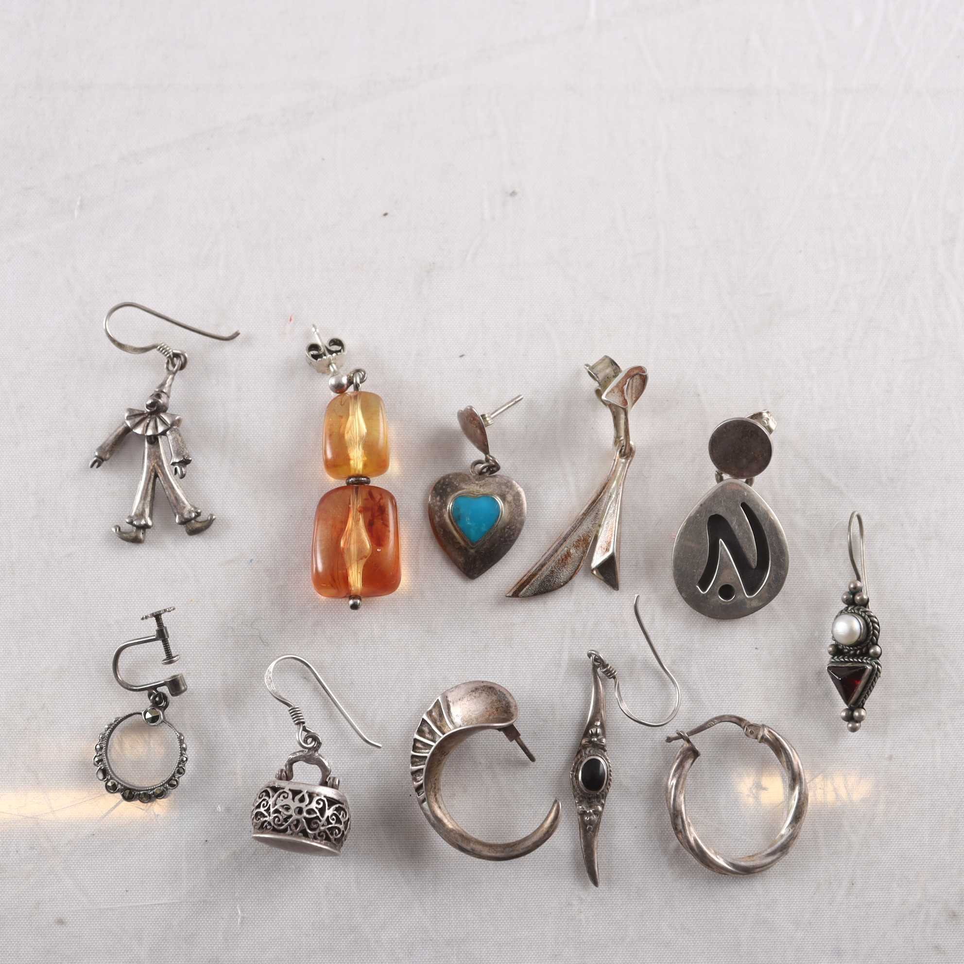 Diverse örhängen, 11st. Alla udda