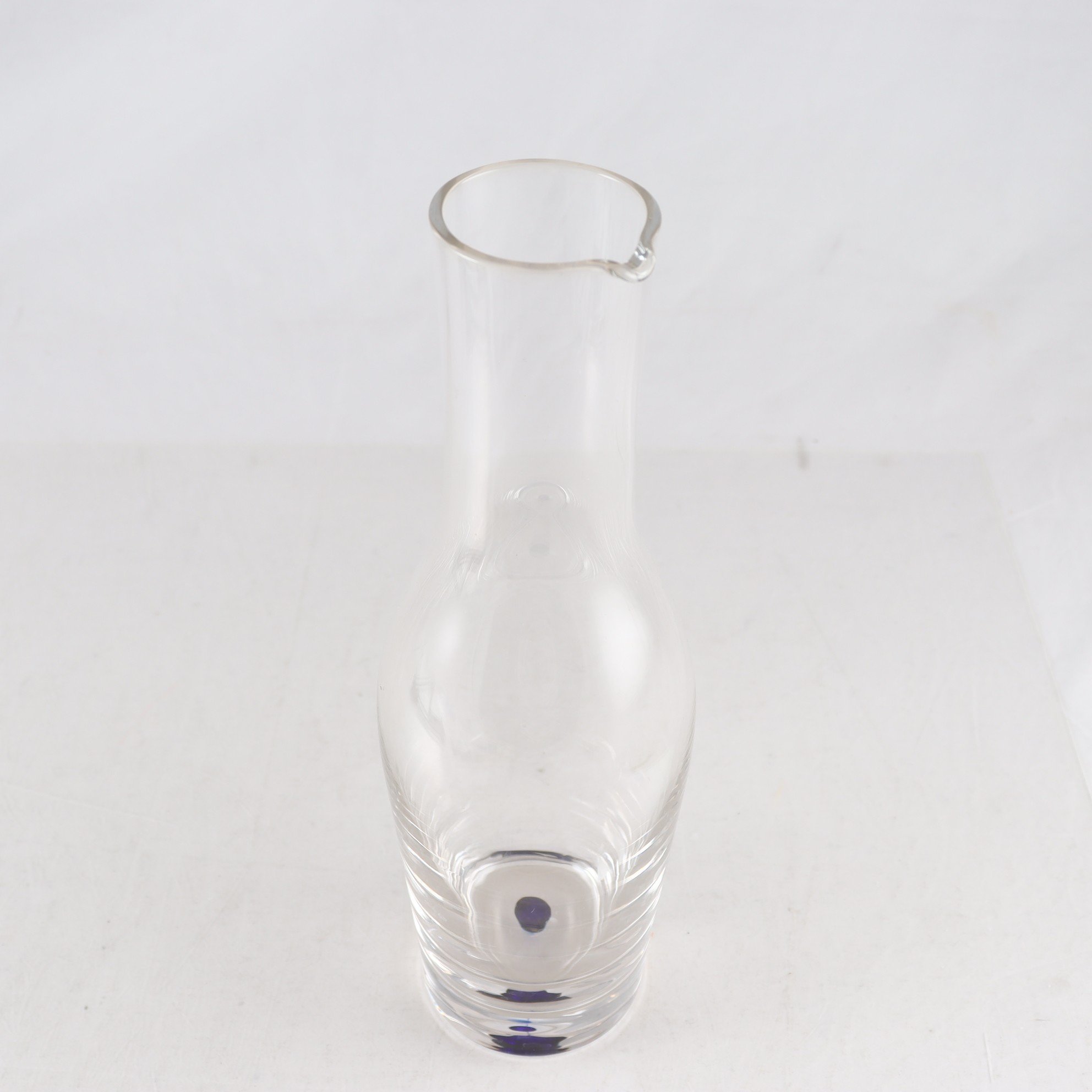 Karaff, Intermezzo Blå, Erika Lagerbielke, Orrefors,1984. Samfraktas ej.