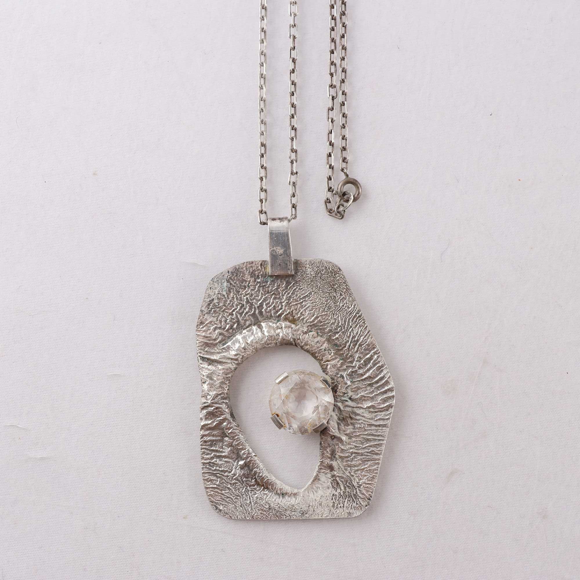 Halsband & hänge, silver, glas. Brv: 34.6g