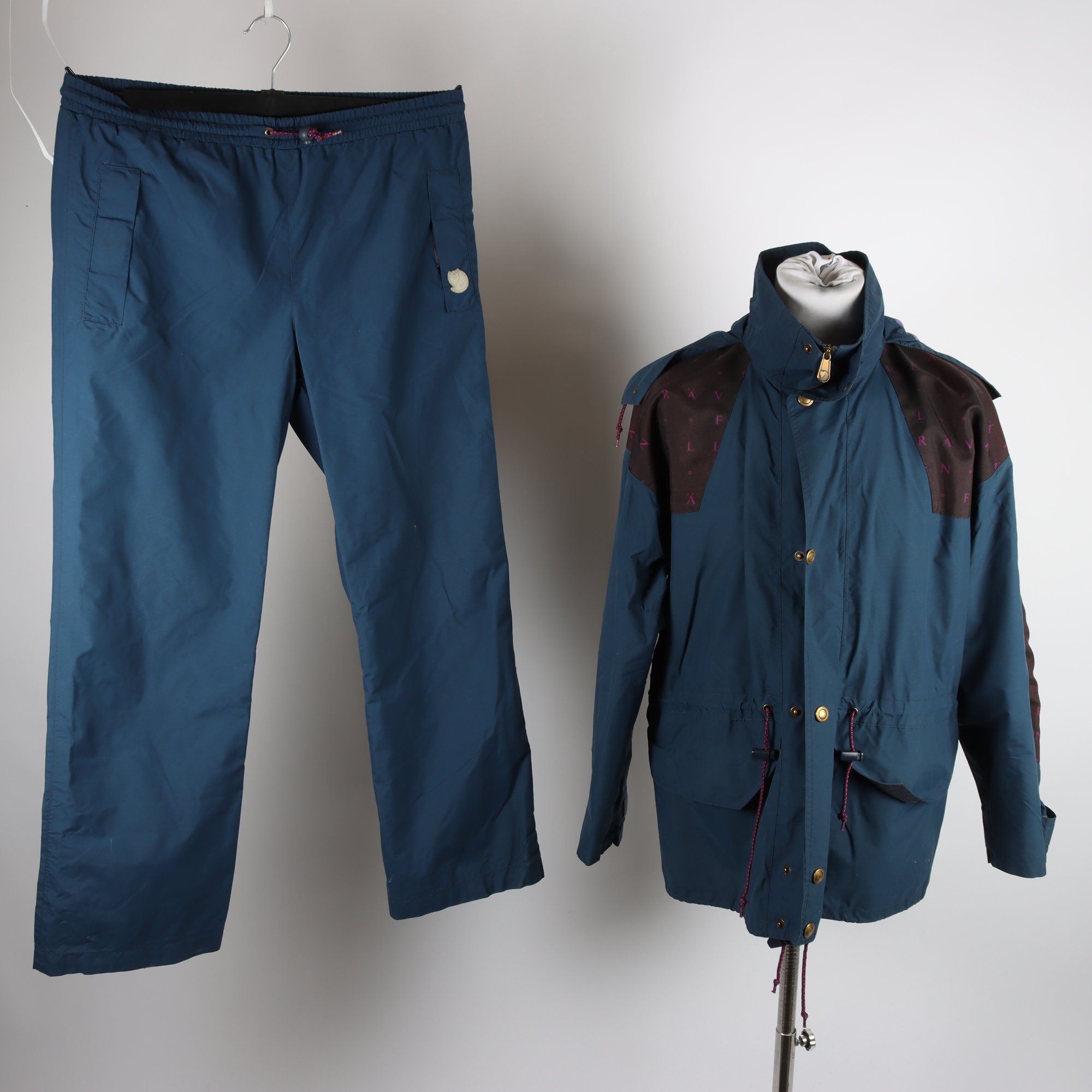 Friluftskläder, Fjällräven, blå, stl. S.