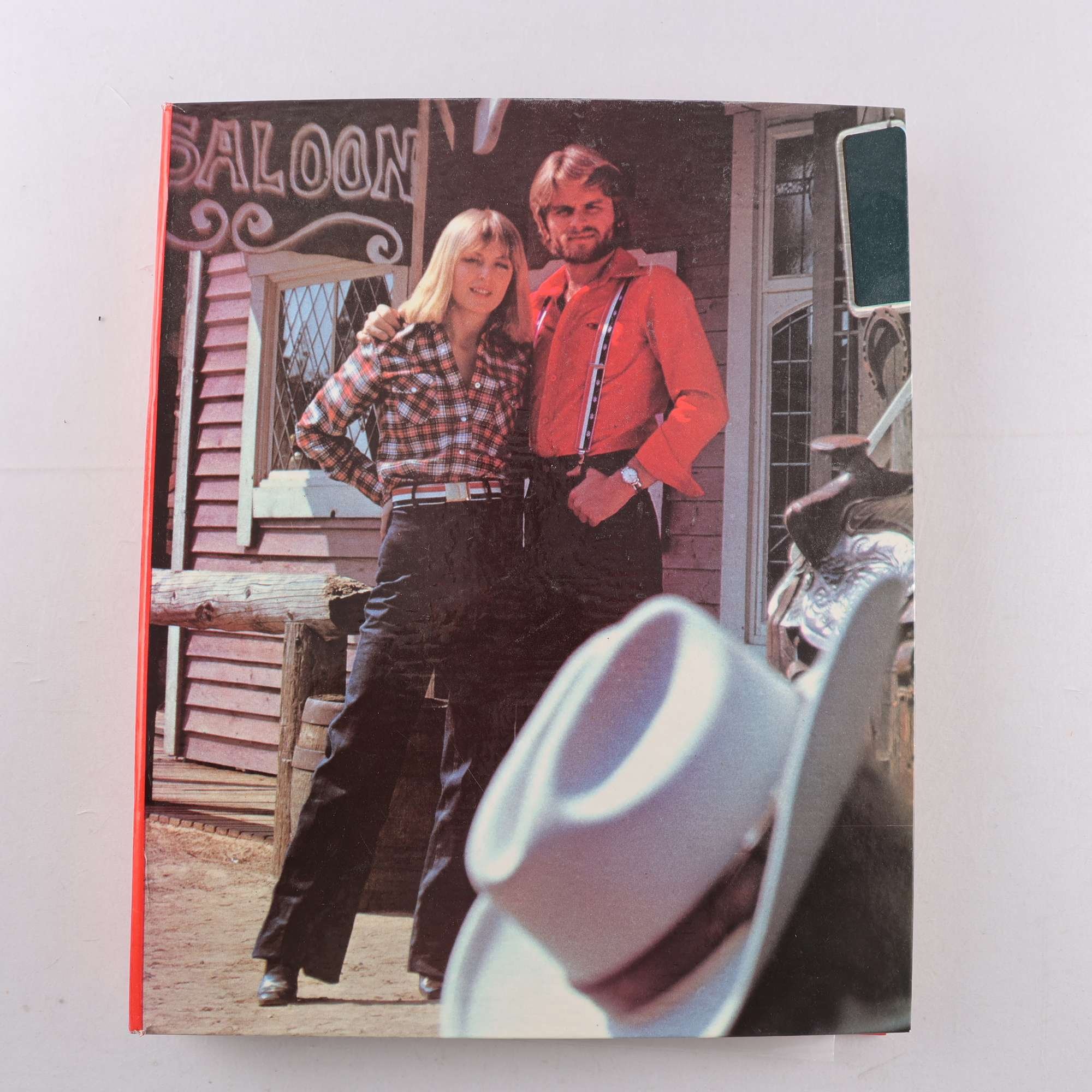 Pärm med klistermärken och patches, m.m, 70-80 tal