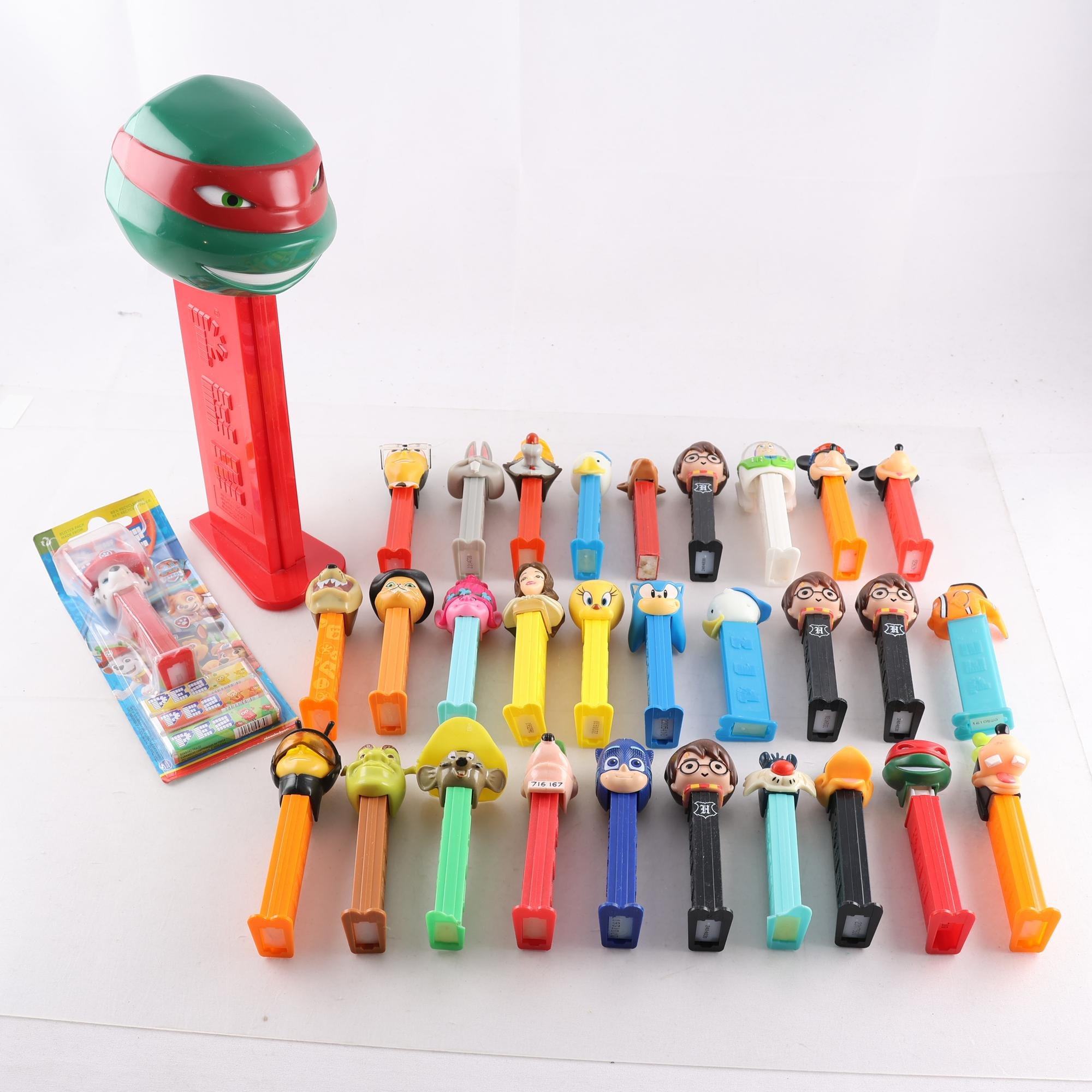 Figurer, Pez, godishållare blandat.