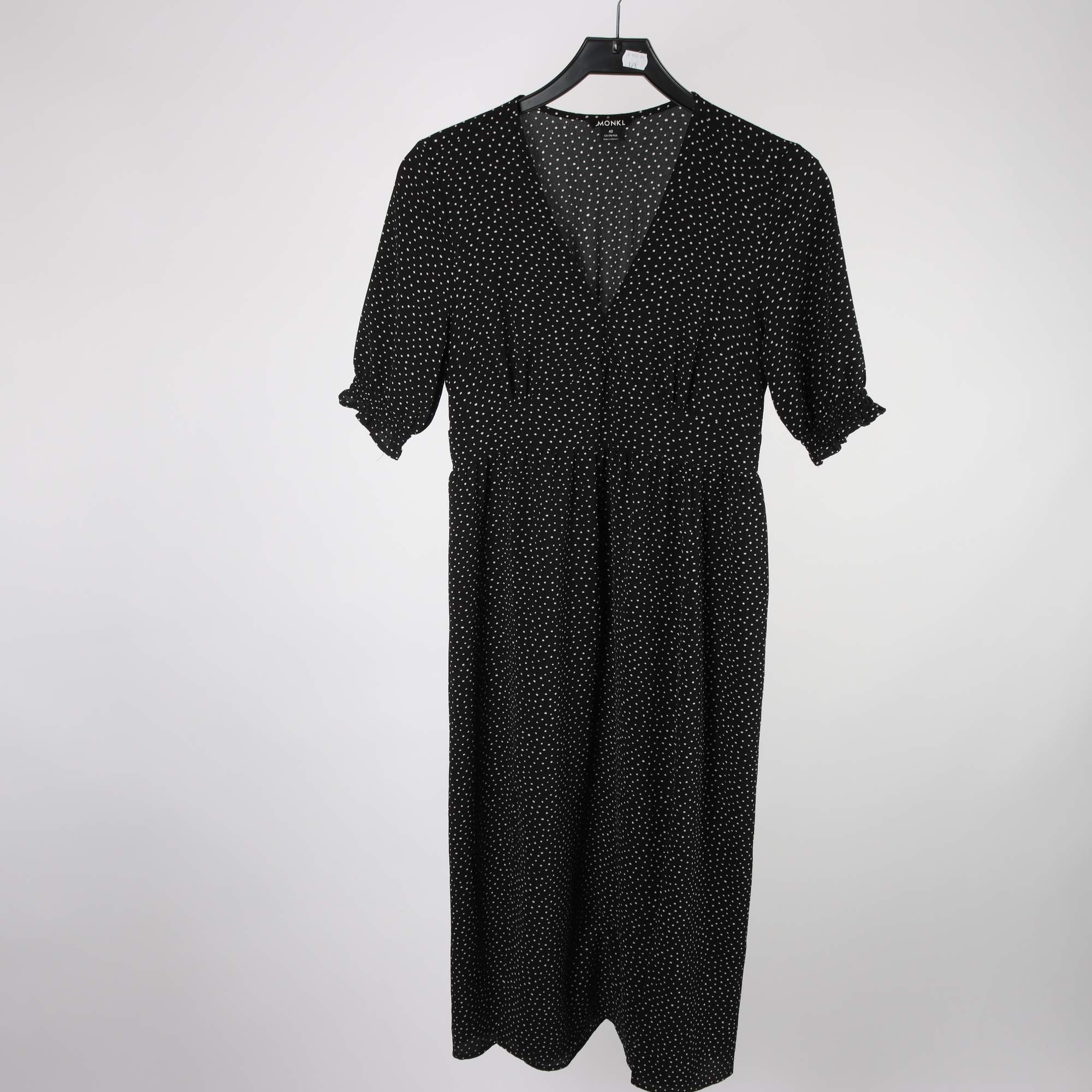 Klänning, Monki, svart, vit, prickig, stl. 40