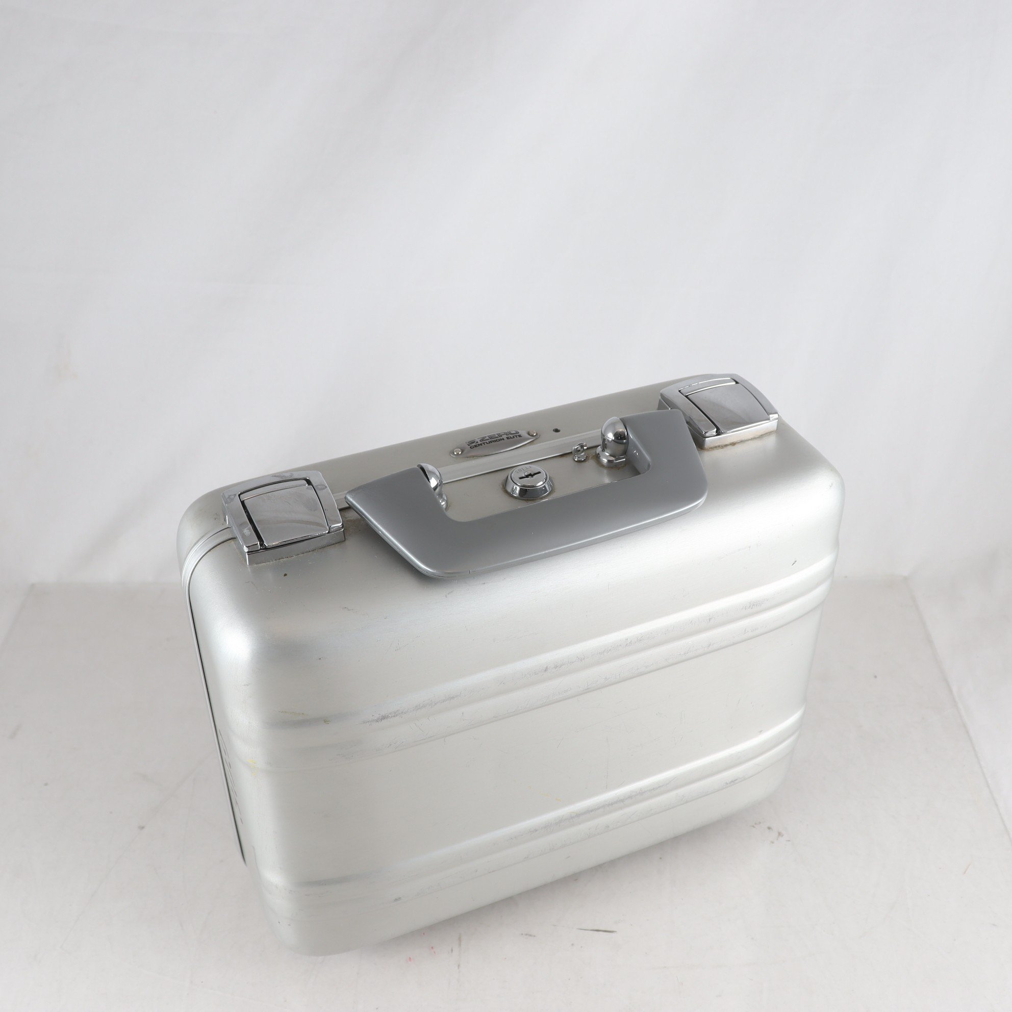 Aluminiumväska, Zero centurion elite. Samfraktas ej.