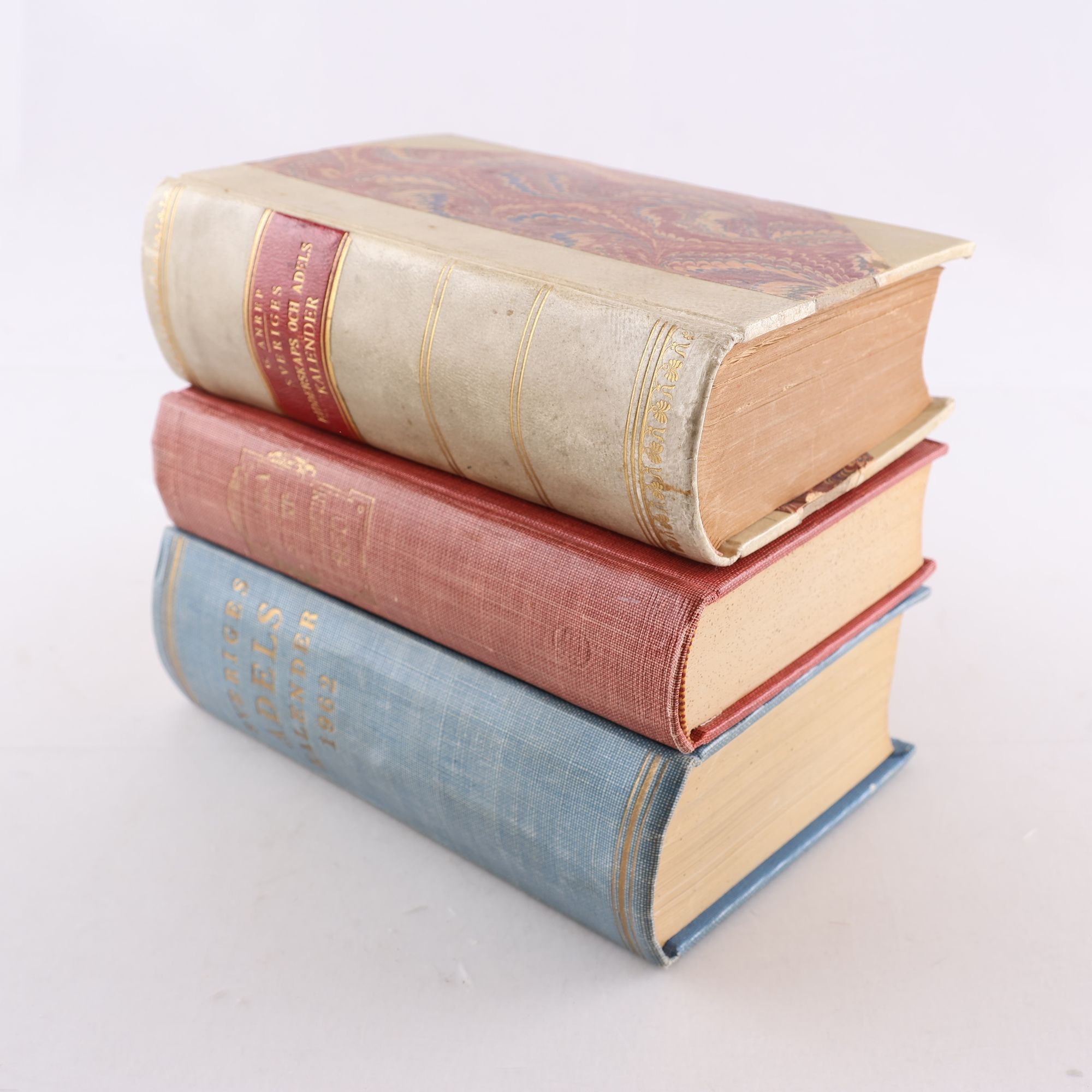 Bokpaket, äldre adels- och släktkalendrar, 3 st