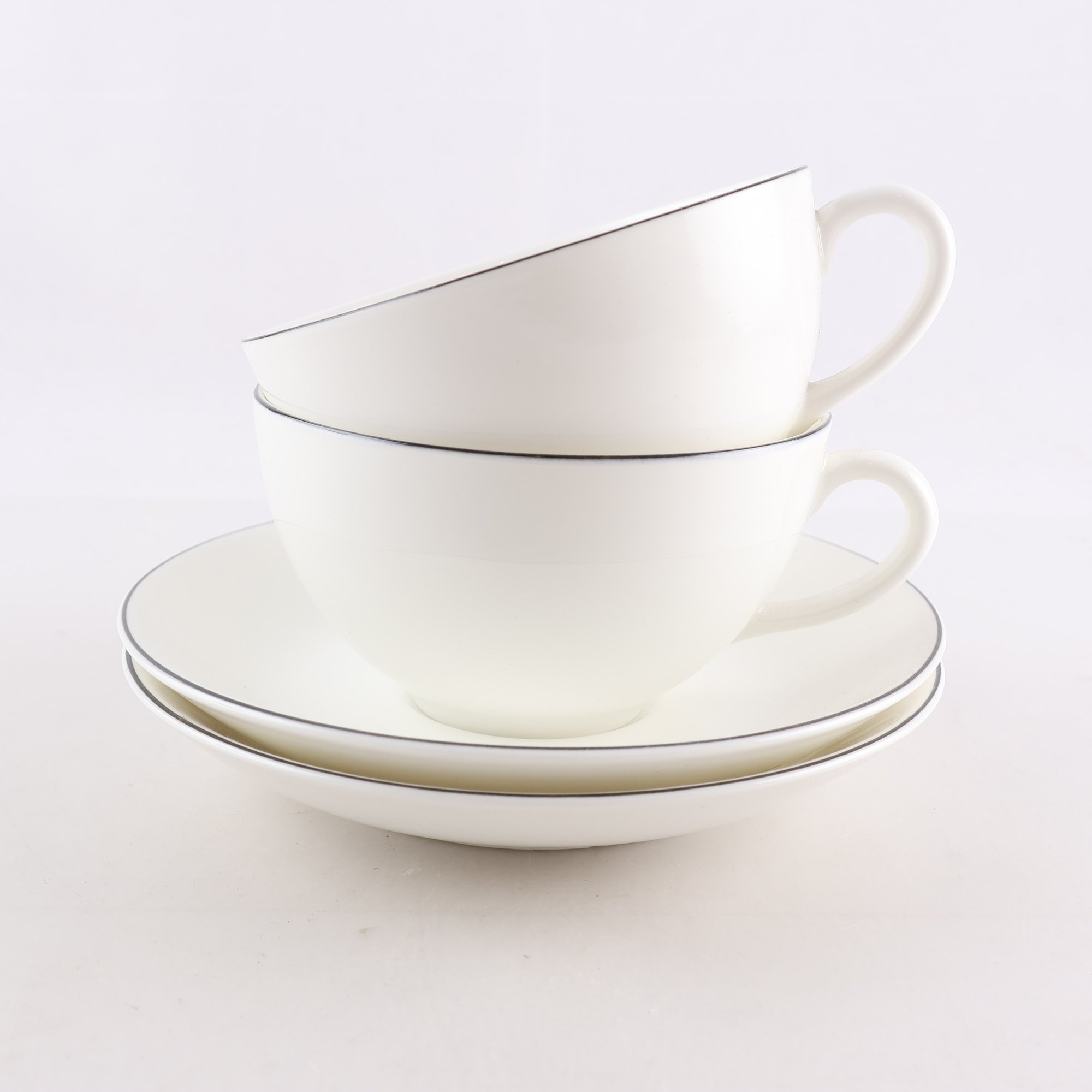 Tekoppar på fat, ”Natur”, Siv & Stina Juhlin, Gustavsberg, 2 st. Samfraktas ej.