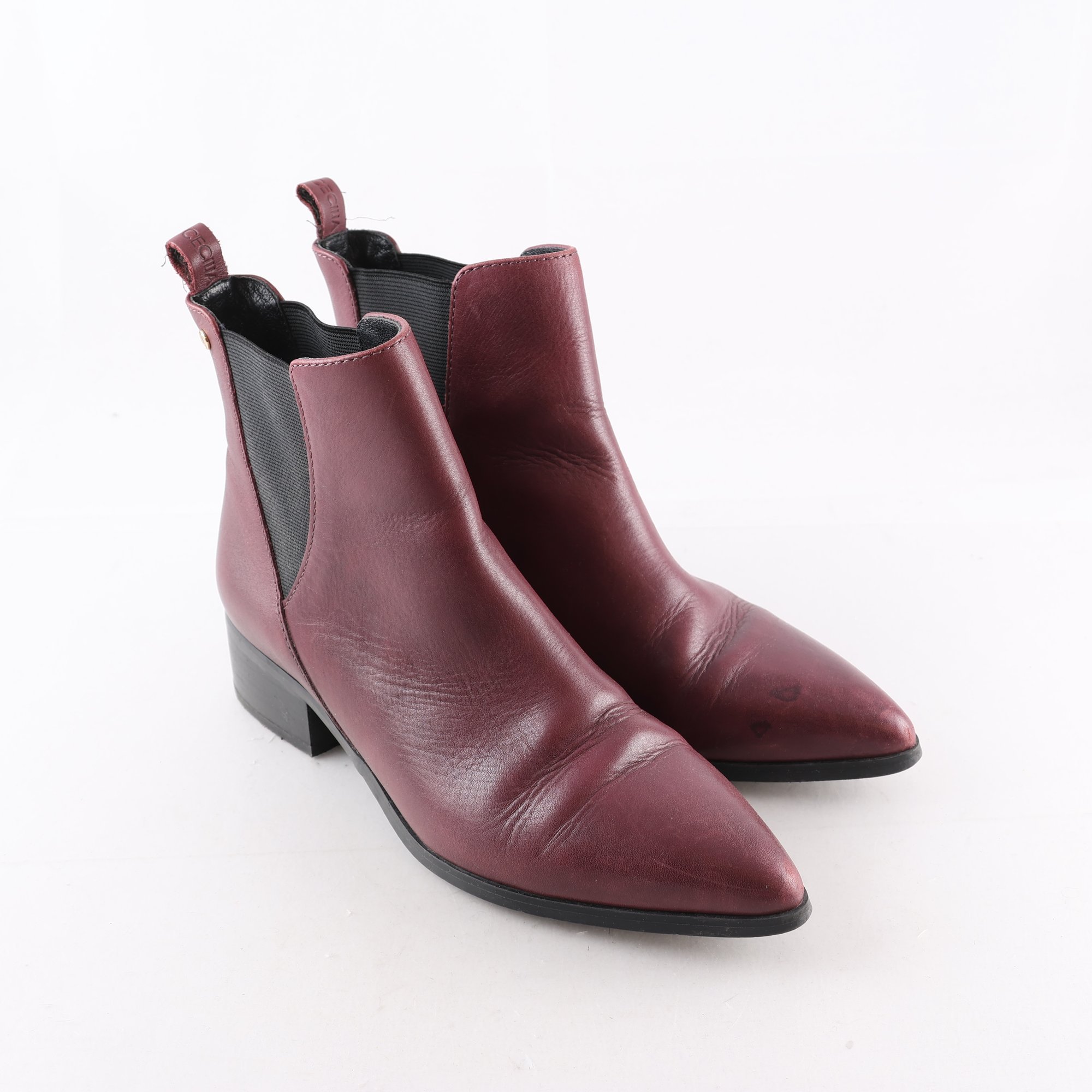Stövletter, Agnes Cecilia, vinröd, skinn, stl. 39.