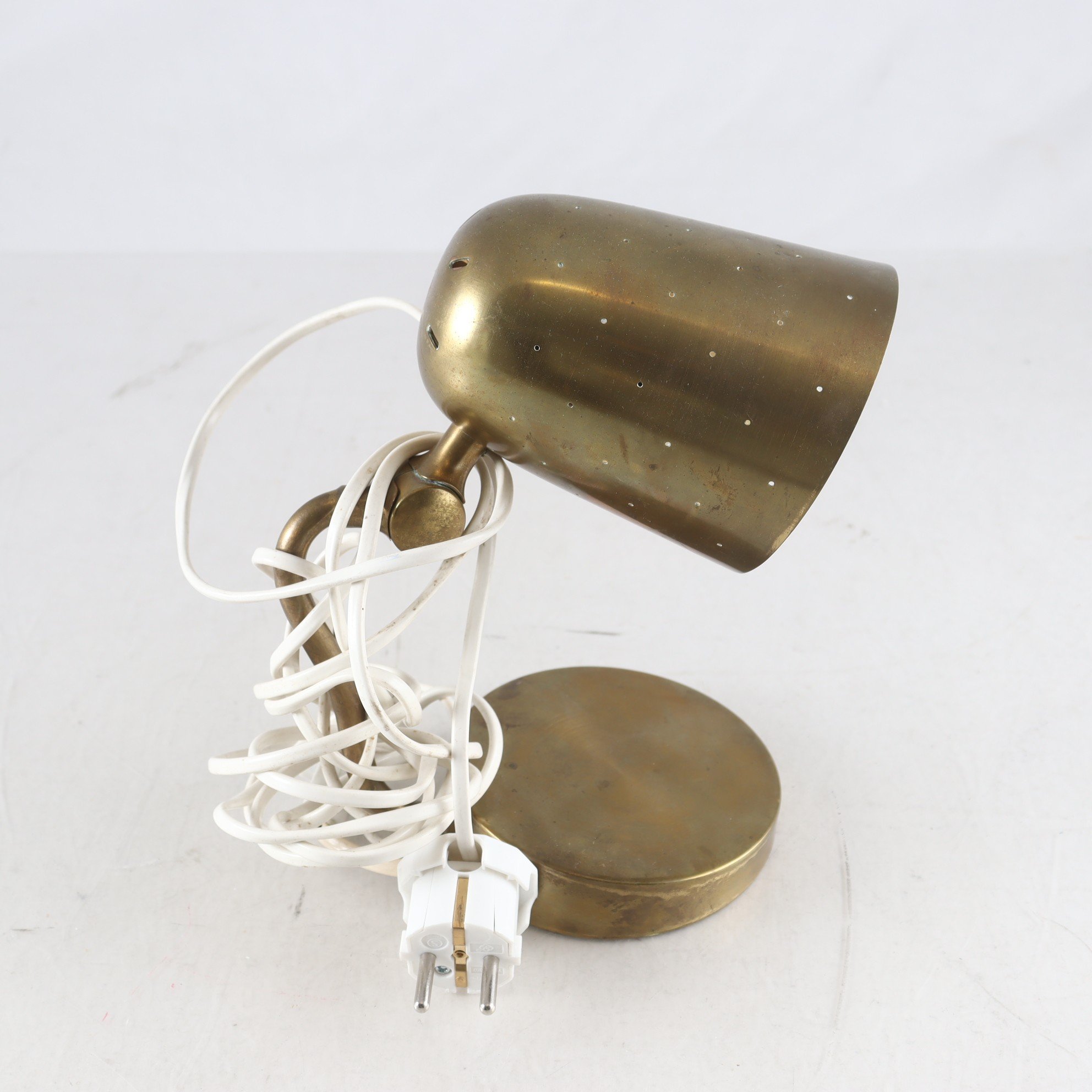 Vägglampa, Mässing