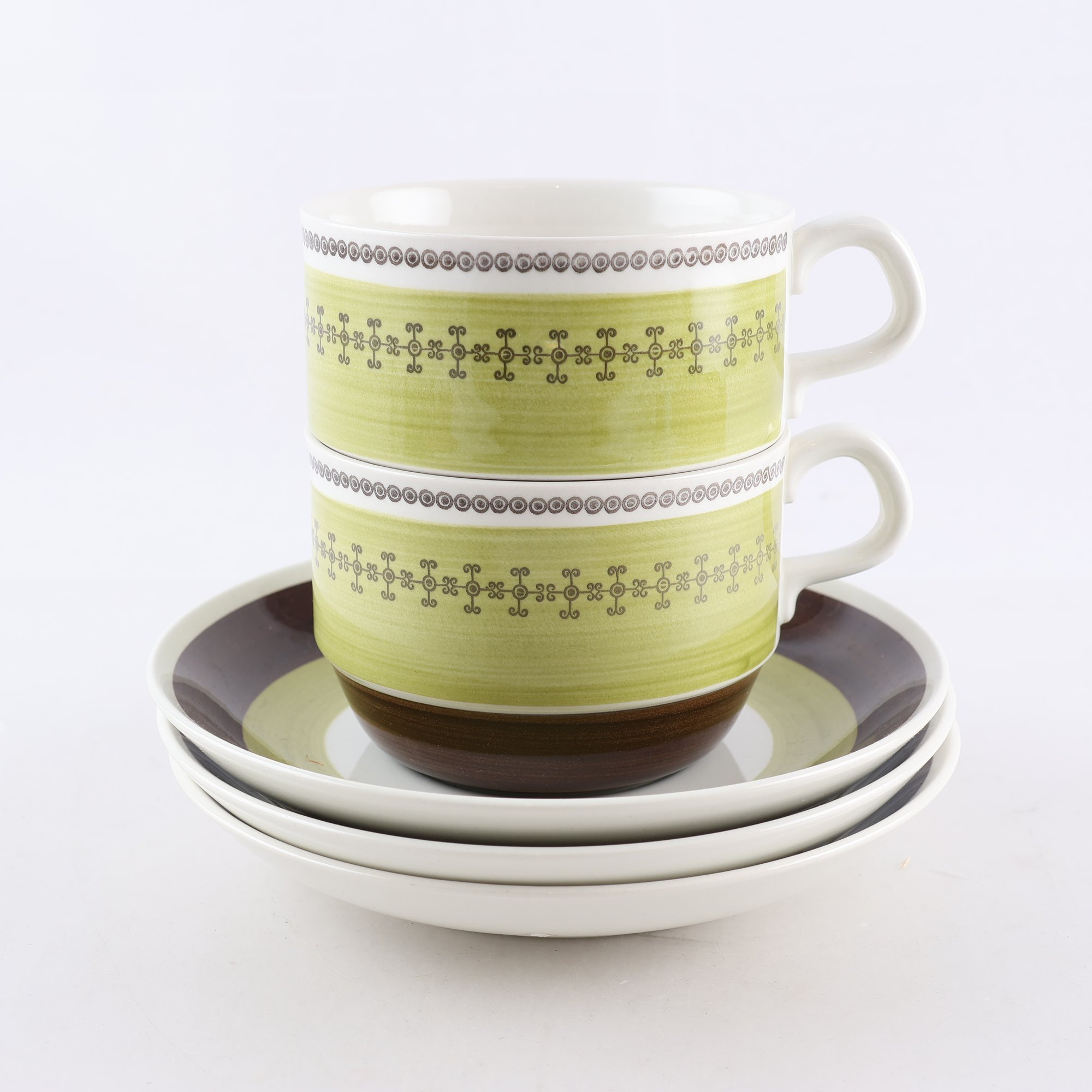 Koppar på fat, ”Milano”, Hertha Bengtson, Rörstrand, 2 st. Samfraktas ej.