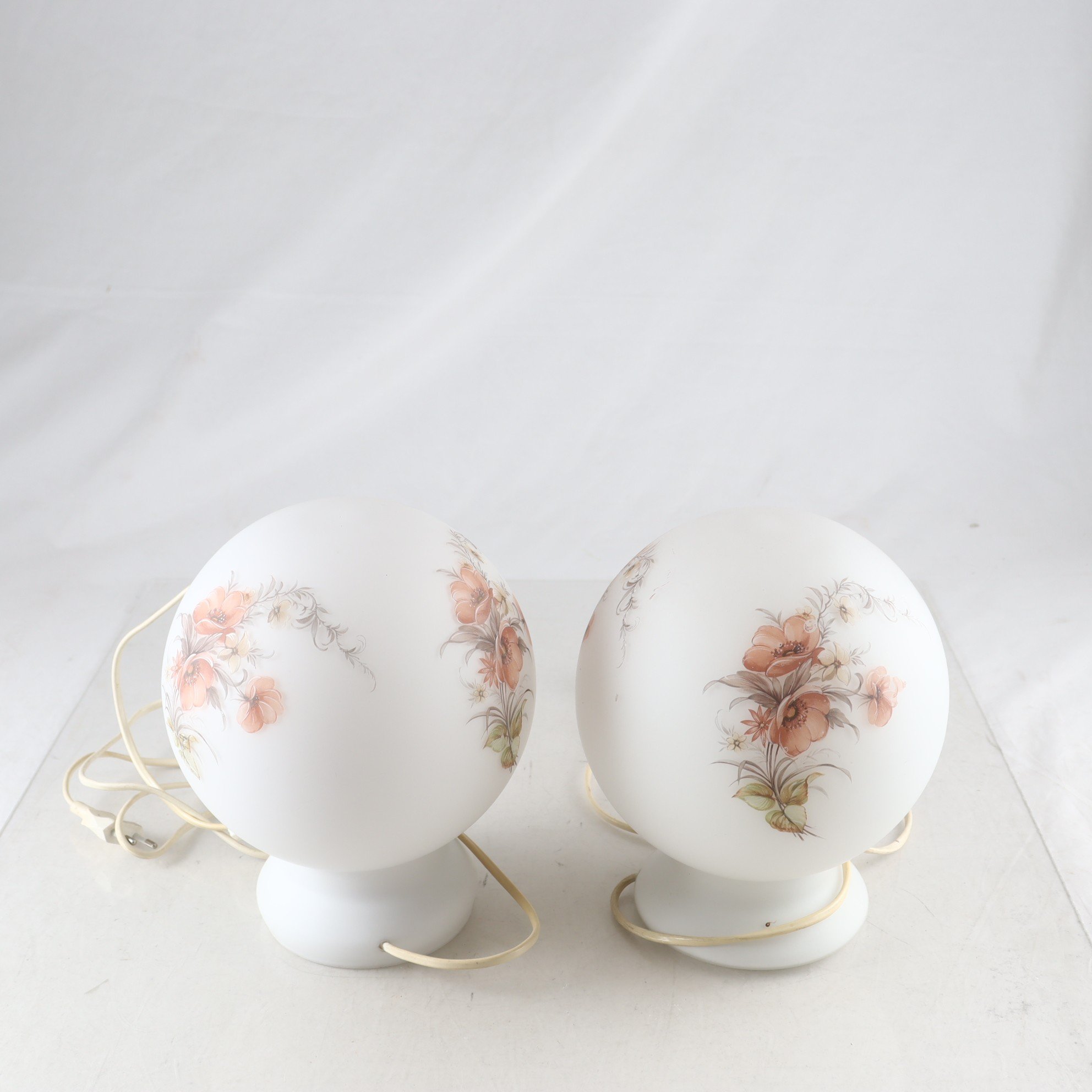 Bordslampor, frostat glas. Endast avhämtning.