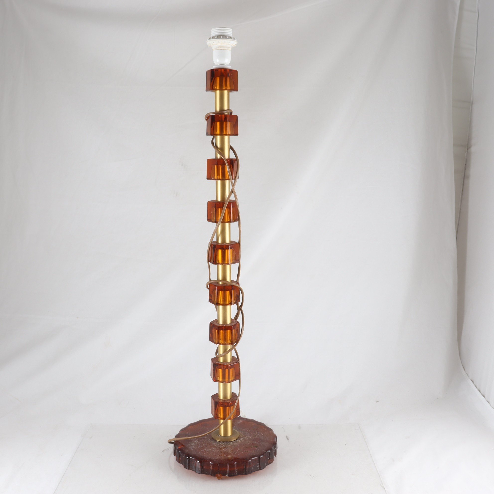 Golvlampa, ANF Nybro. Endast avhämtning.