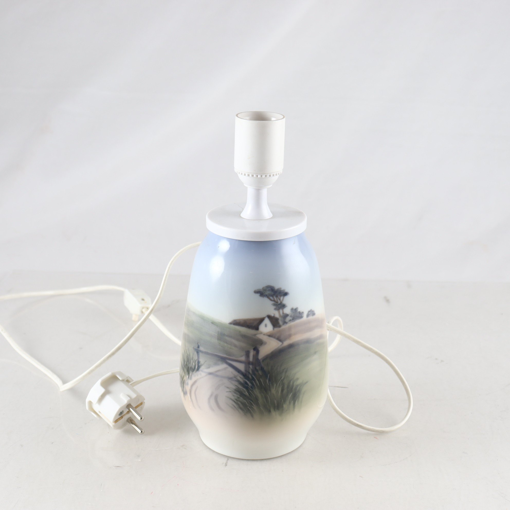 Lampa, Royal Copenhagen. Samfraktas ej.