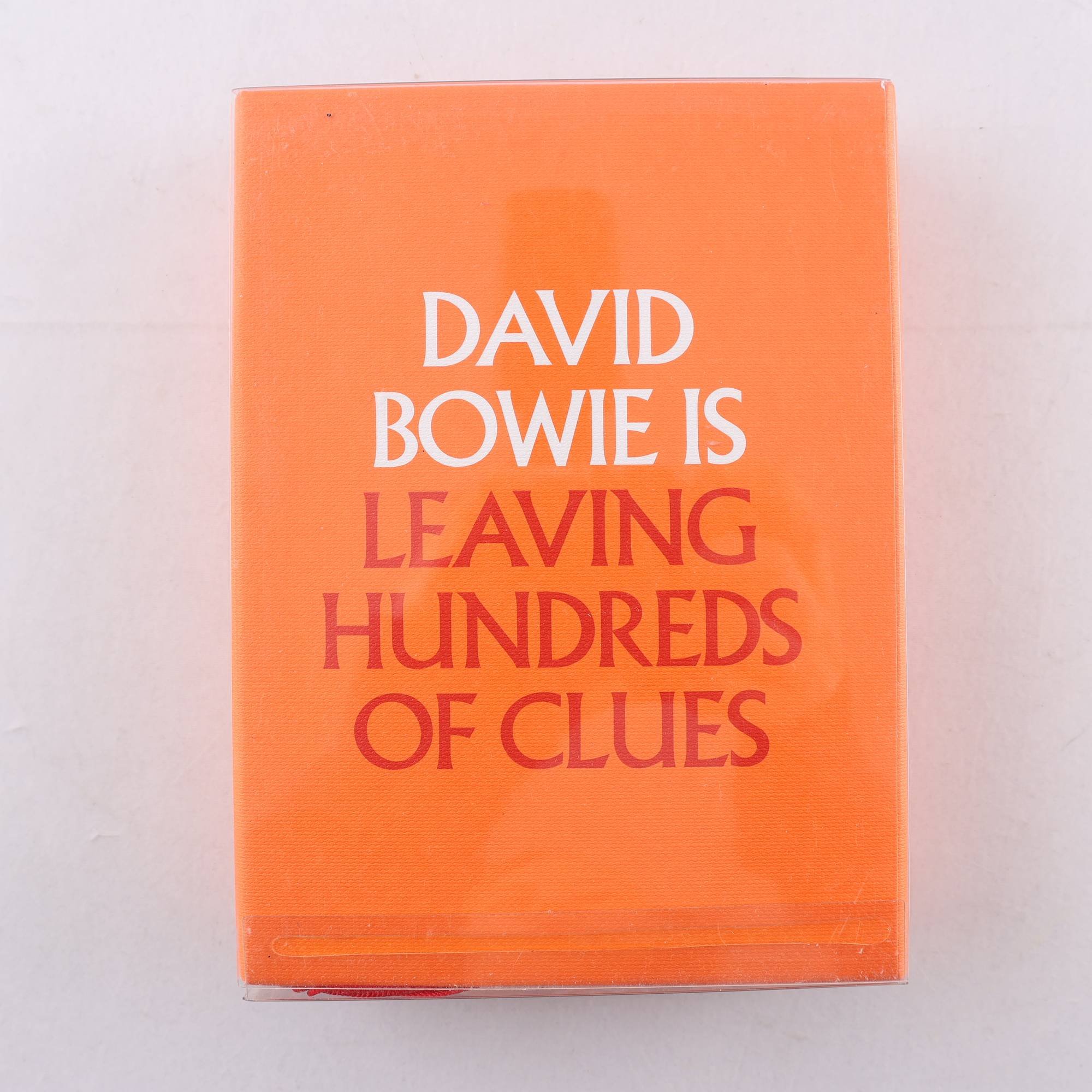 David Bowie is Leaving Hundreds of Clues, vykortsamling
