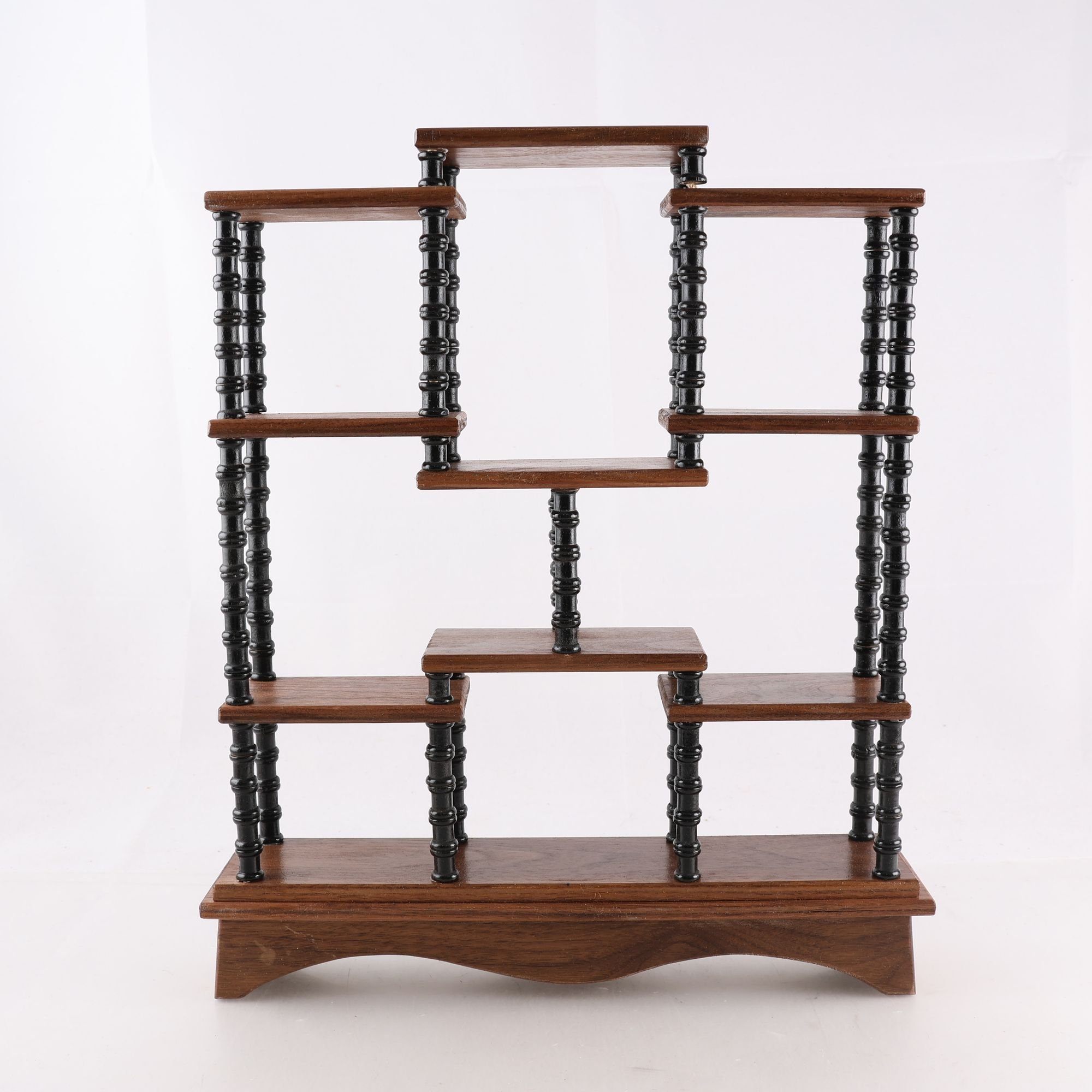 Tavlett, psalmhylla, trä. Samfraktas ej.