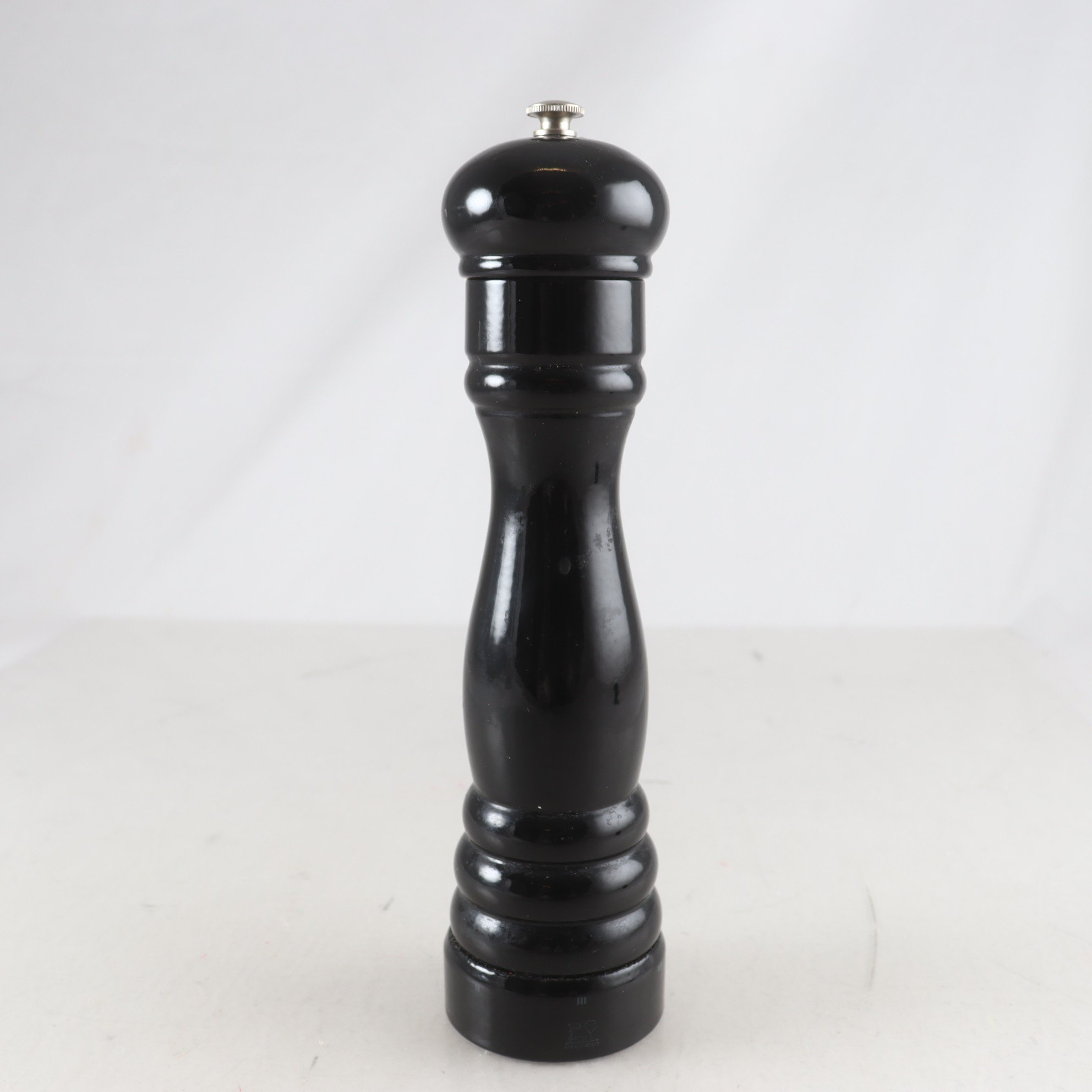 Pepparkvarn, Peugot, trä.