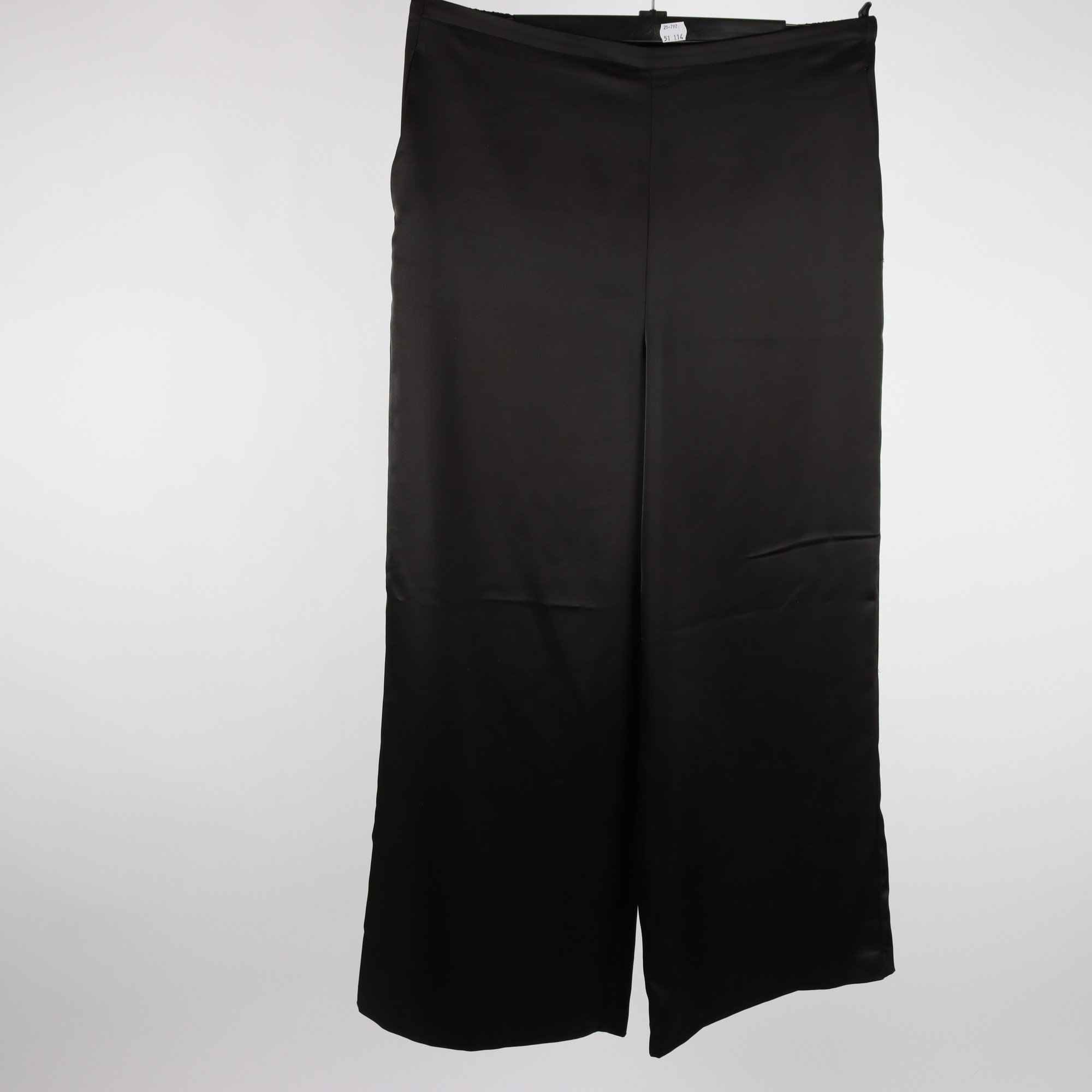 Byxor, Selected Moments, stl. M