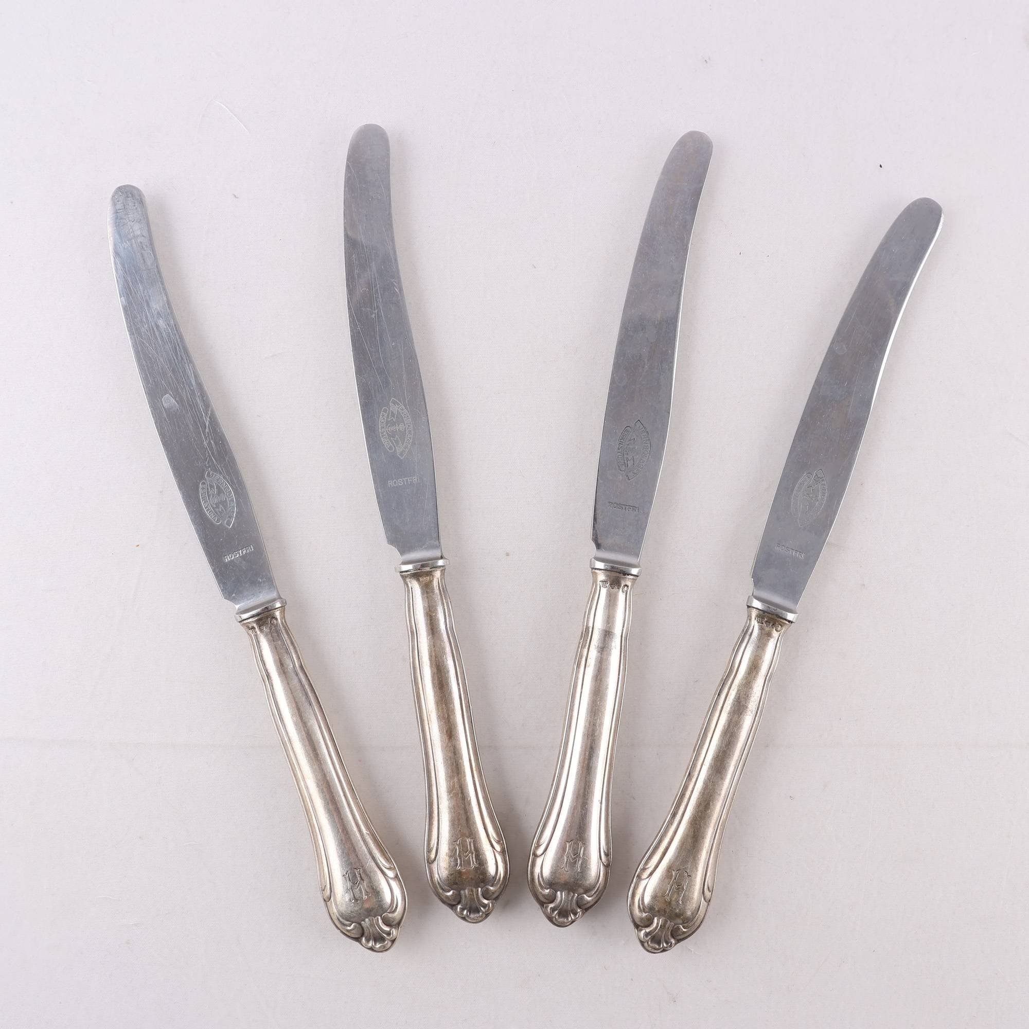 Knivar, blad i stål, skaft i silver, CGH, Stockholm, 1952, 4 st