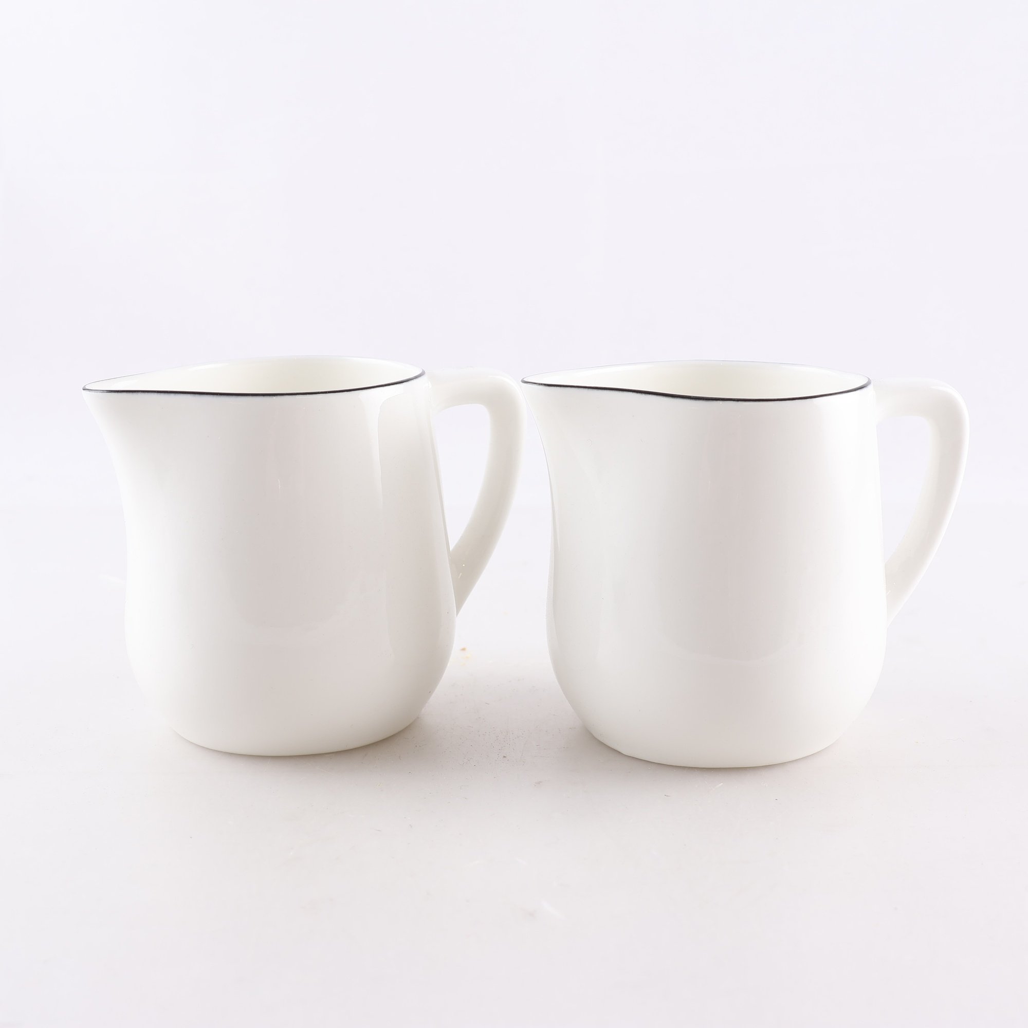 Gräddkannor, ”Natur”, Siv & Stina Juhlin, Gustavsberg. Samfraktas ej.