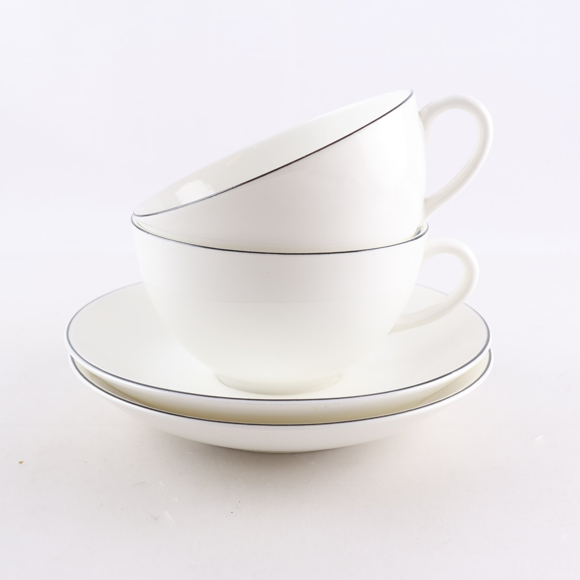 Tekoppar på fat, ”Natur”, Siv & Stina Juhlin, Gustavsberg, 2 st. Samfraktas ej.