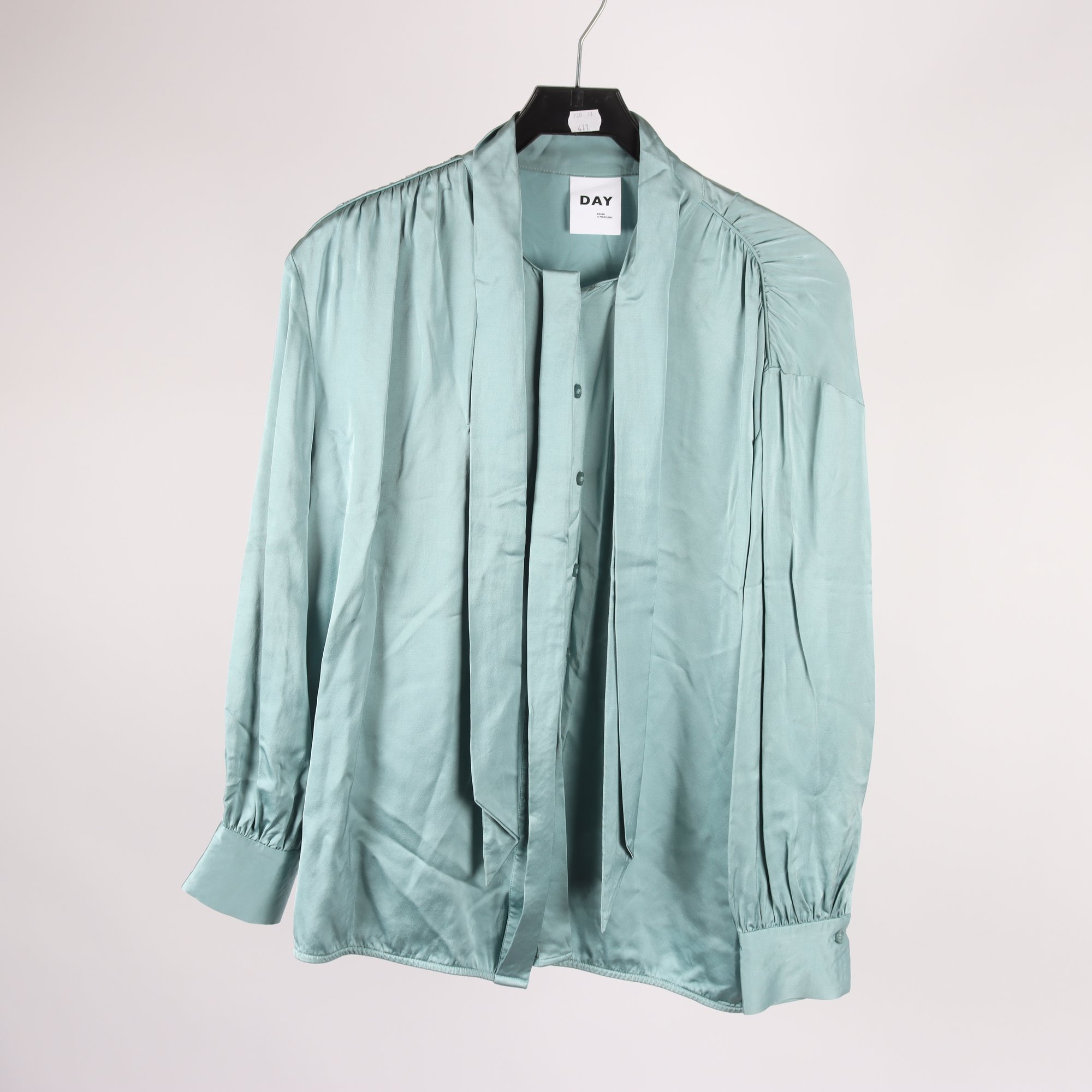 Knytblus, Day Birger et Mikkelsen, grön, stl. 36.