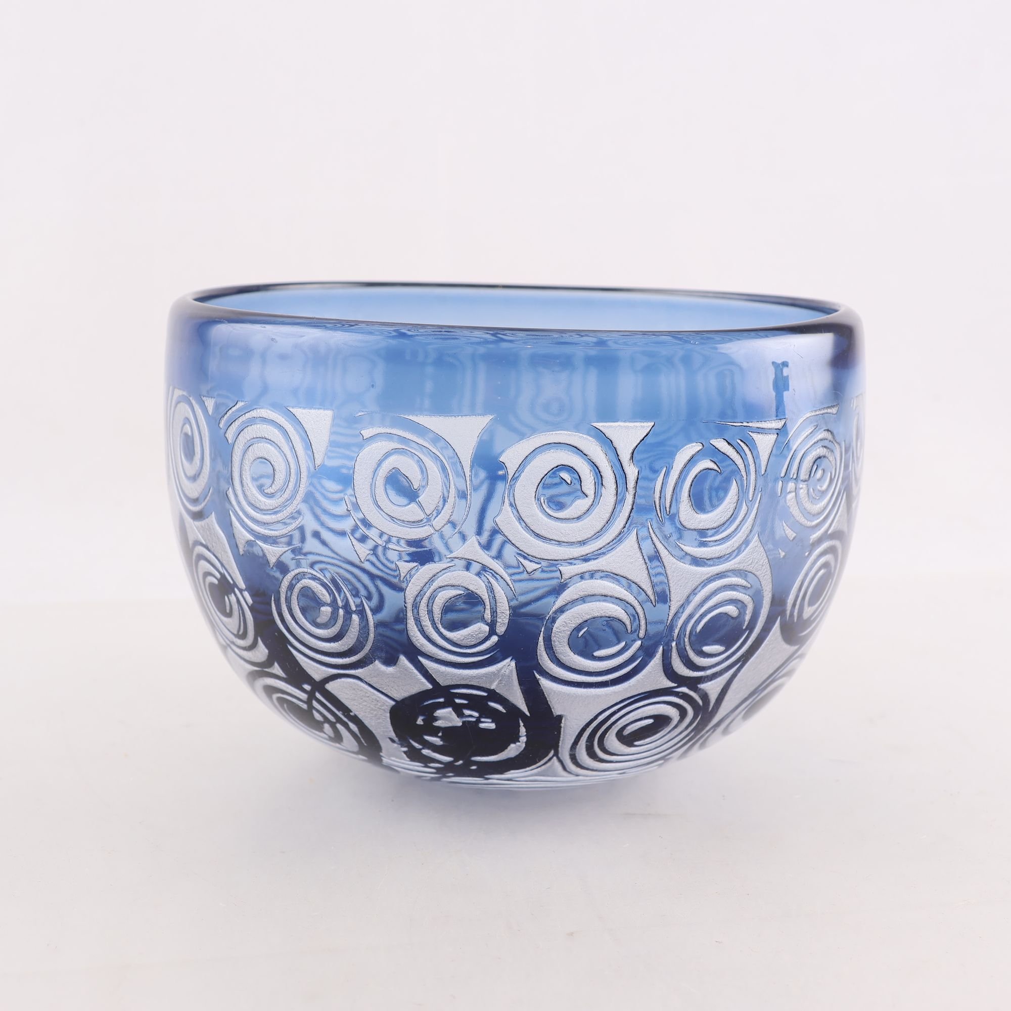 Skål, glas, Bertil Vallien, Boda Åfors, sign. Samfraktas ej.