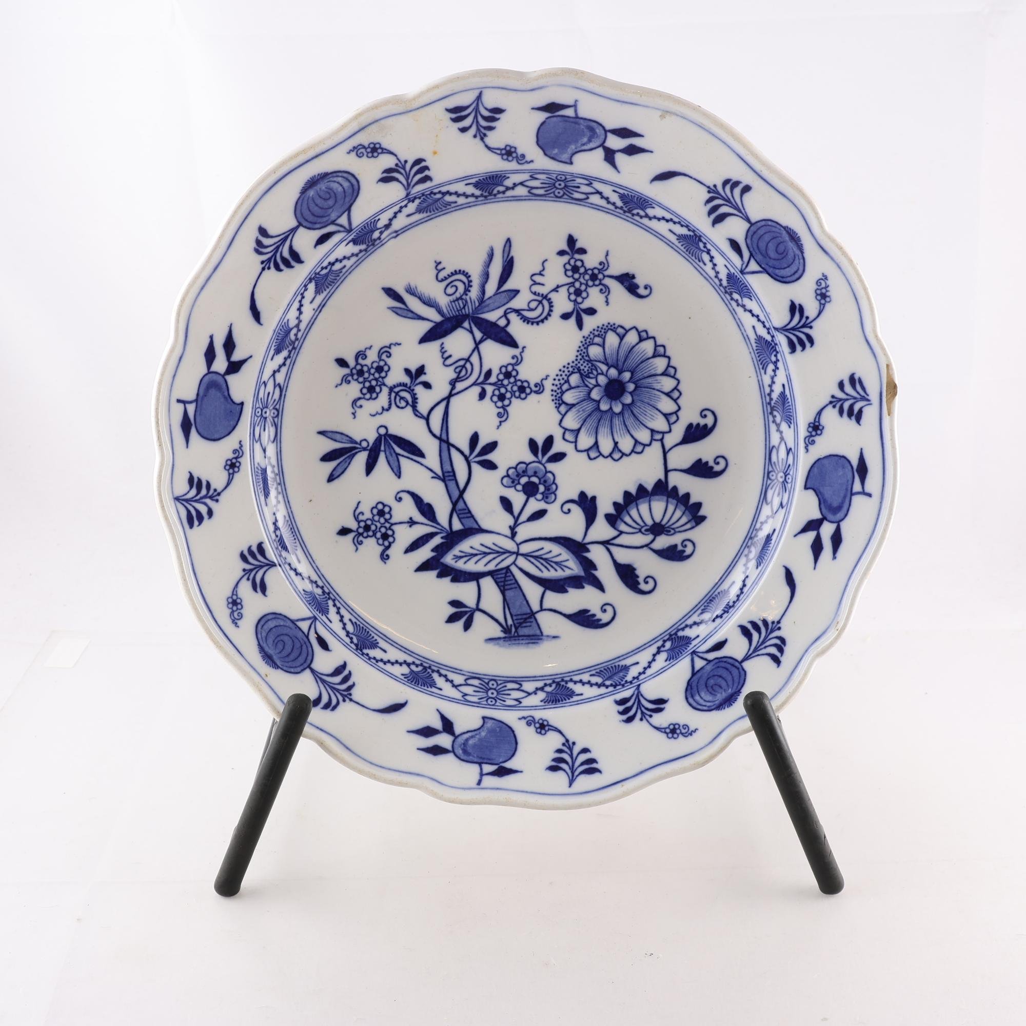 Fat, porslin, Lökmönstret, Meissen, 1800-talets andra hälft. Endast avhämtning.