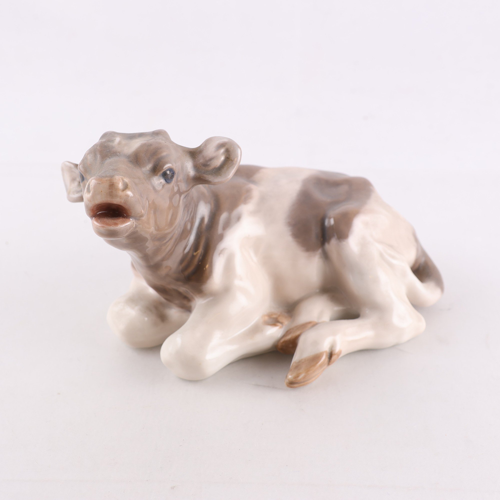 Figurin, porslin, kalv, Royal Copenhagen