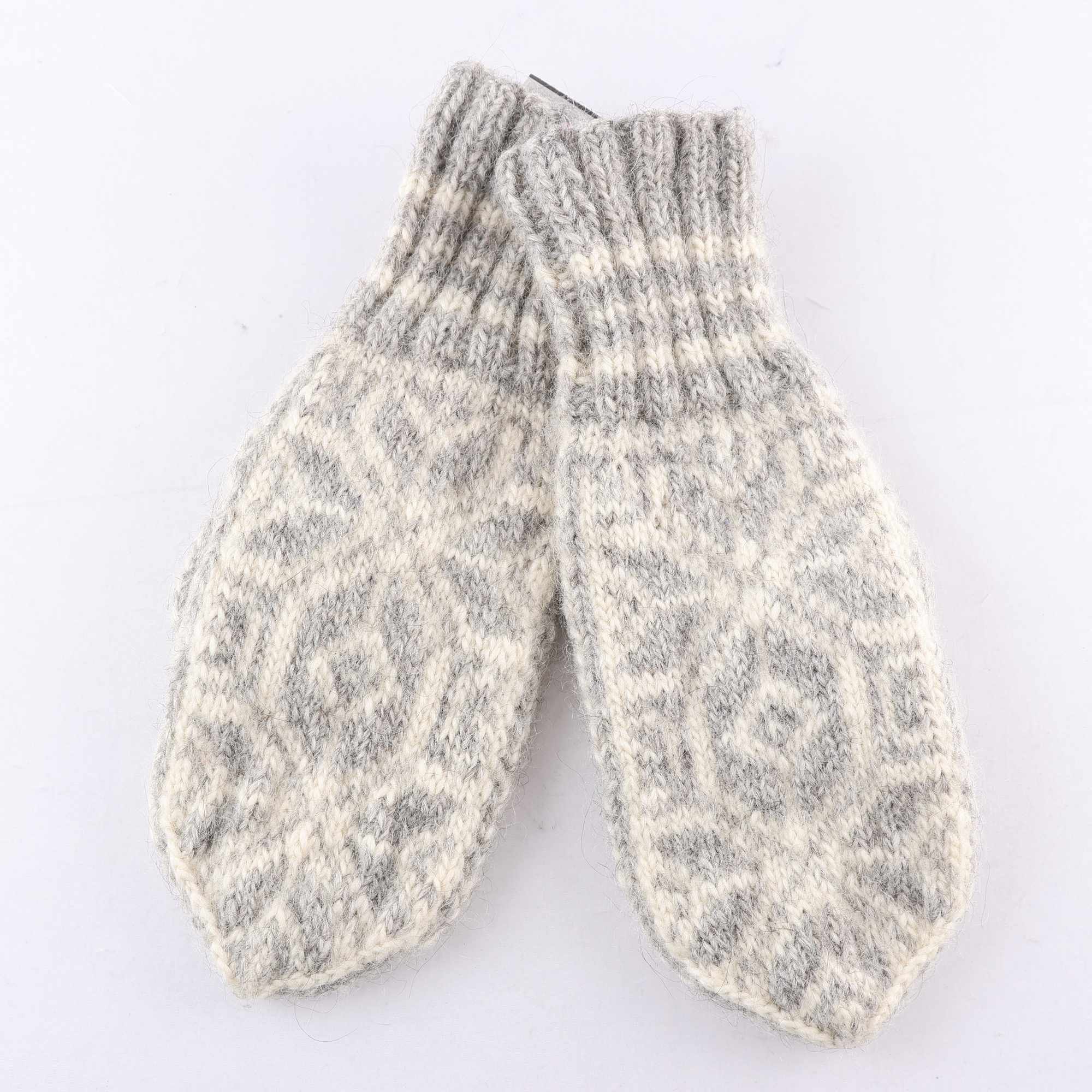 Vantar, Okänd, vit, grå, ull.