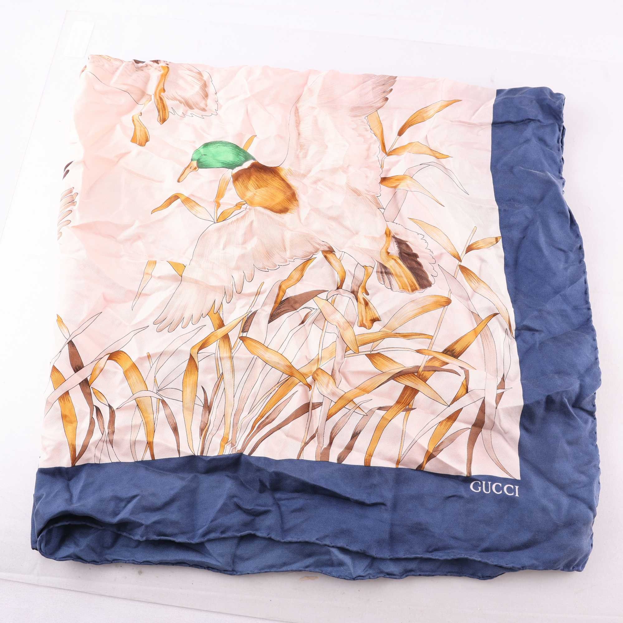 Sjal, Gucci, rosa, blå, 100% silke.