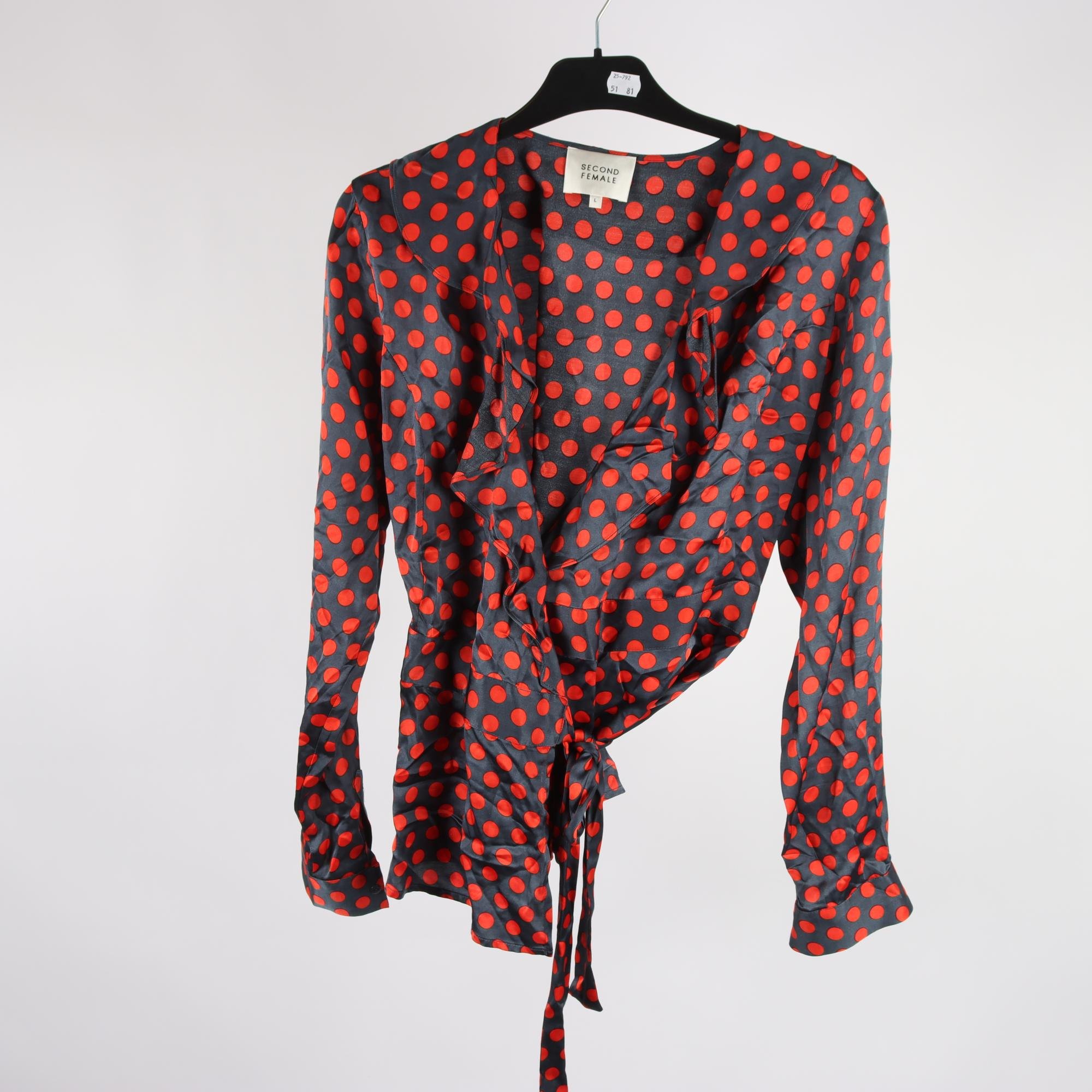 Blus, Second Female, stl. L