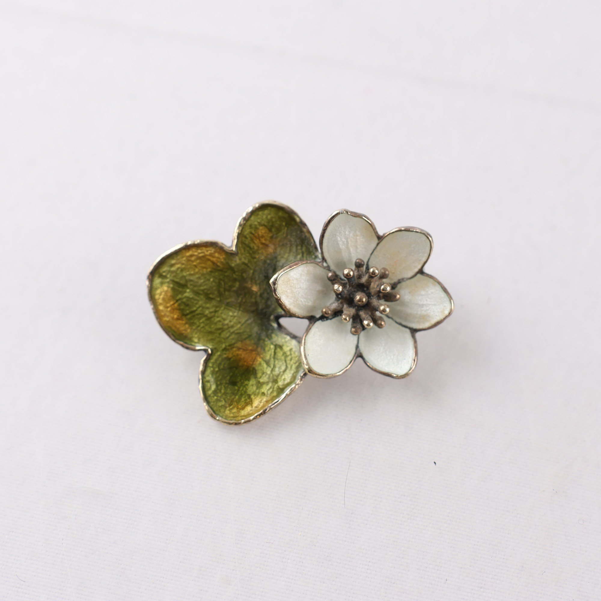 Brosch, silver 925, emalj, blomma, Norge, vintage, vikt: 7g