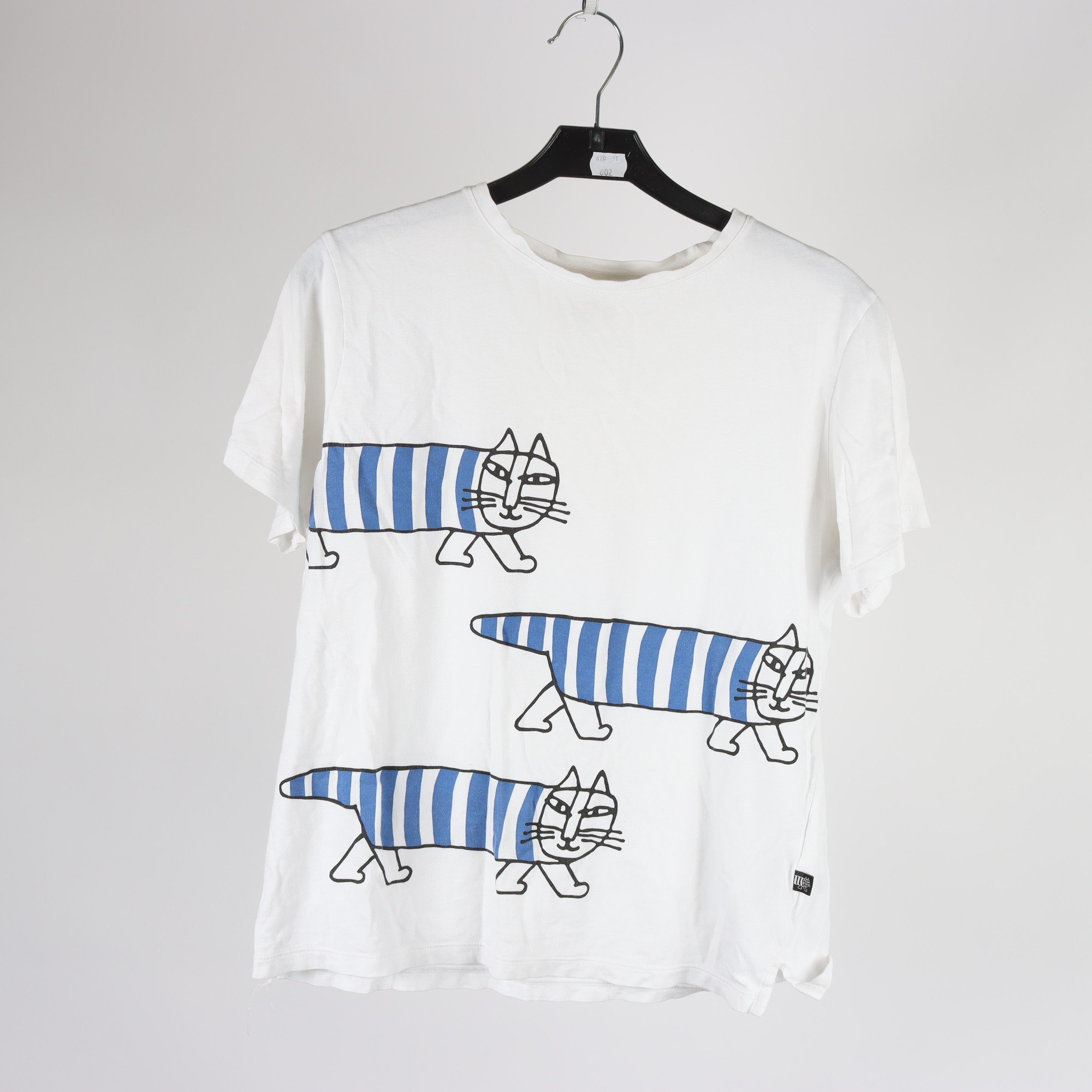 T-shirt, Uniqlo, Lisa Larson, vit, katter, blå, stl. XS.